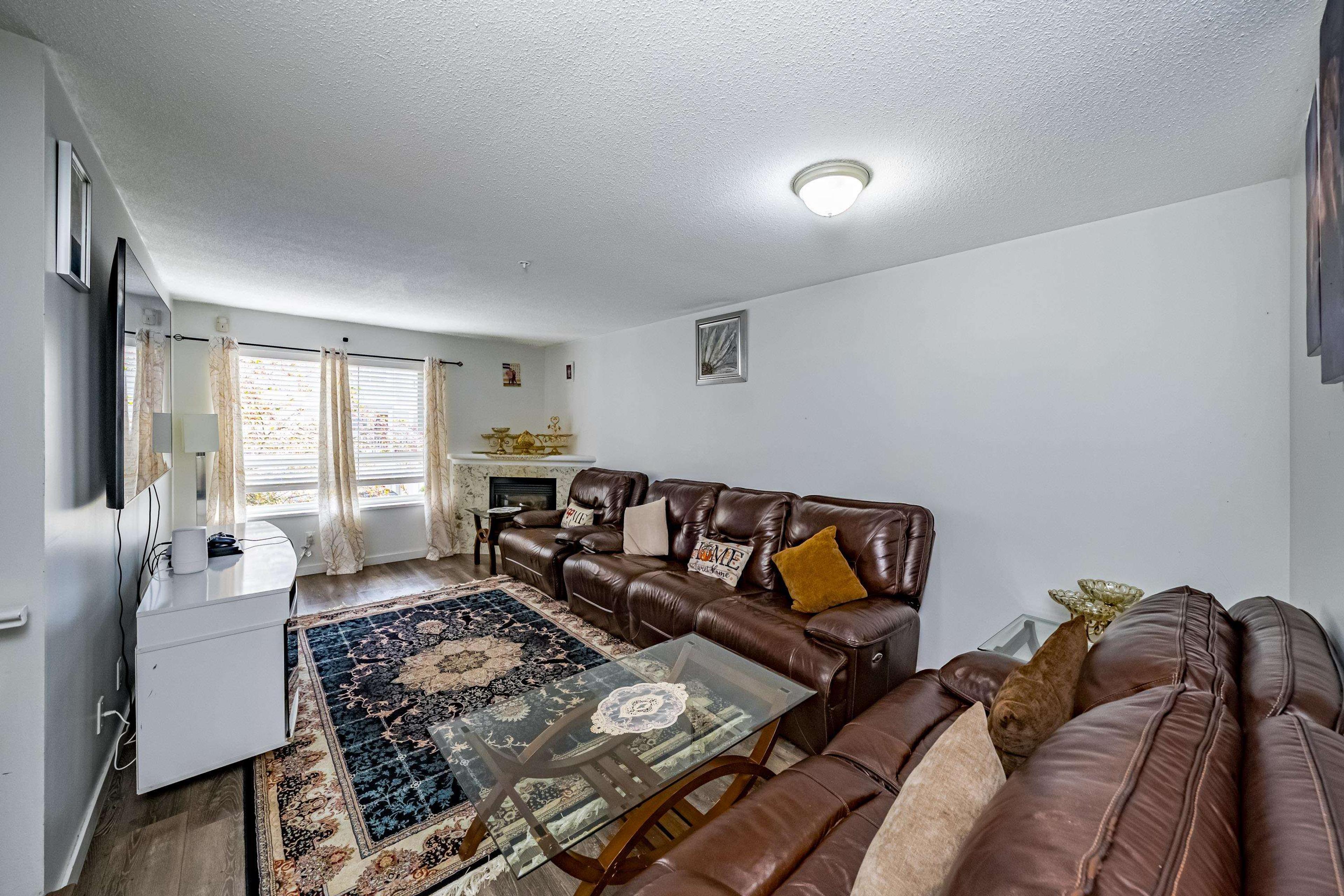 #32 20890 57 AVENUE - Image 3