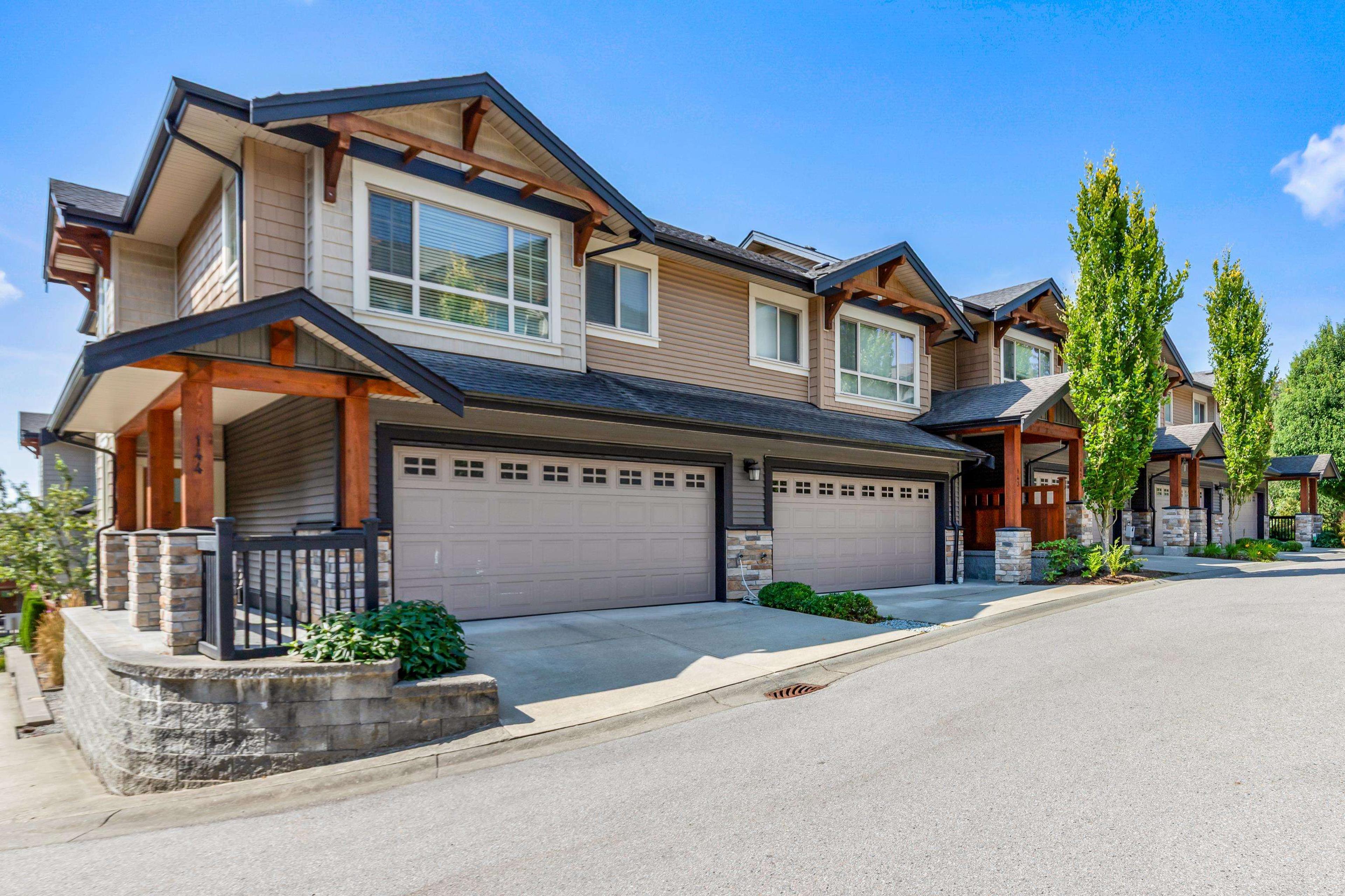 11305 240 Street, Maple Ridge - Exteriors - Full Complex View - Photo 1