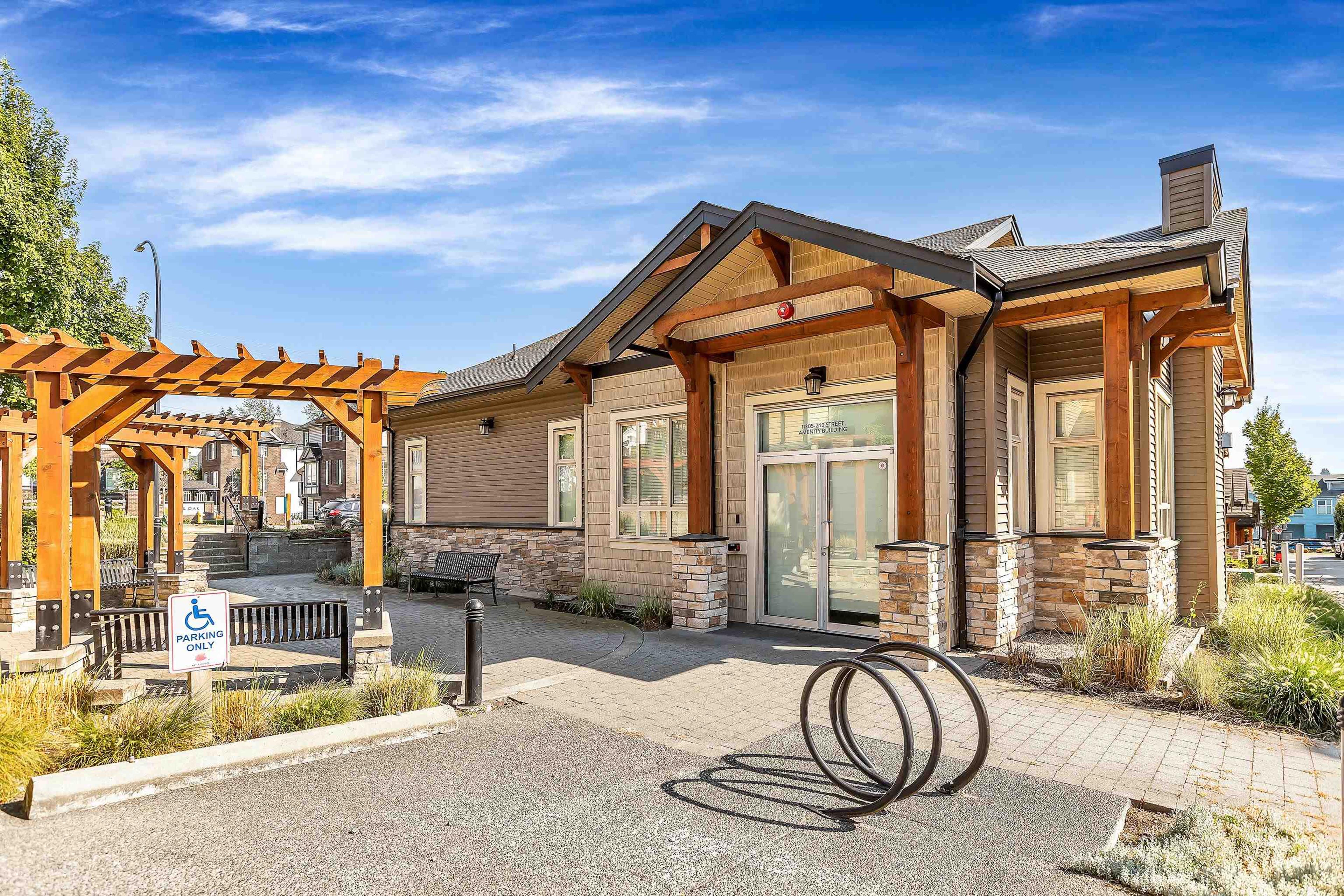 11305 240 Street, Maple Ridge - Exteriors - Photo 6