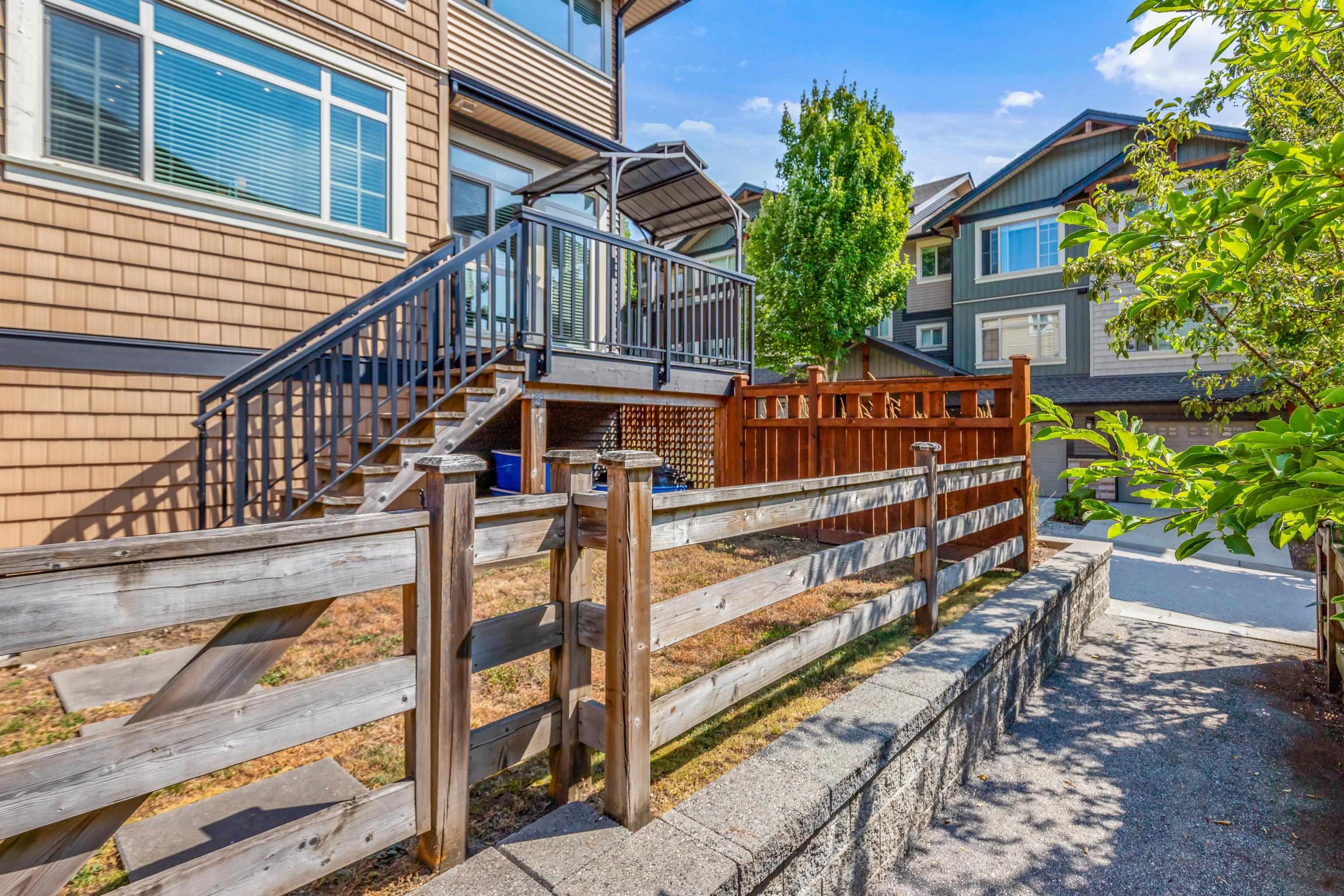 11305 240 Street, Maple Ridge - Exteriors - Photo 7