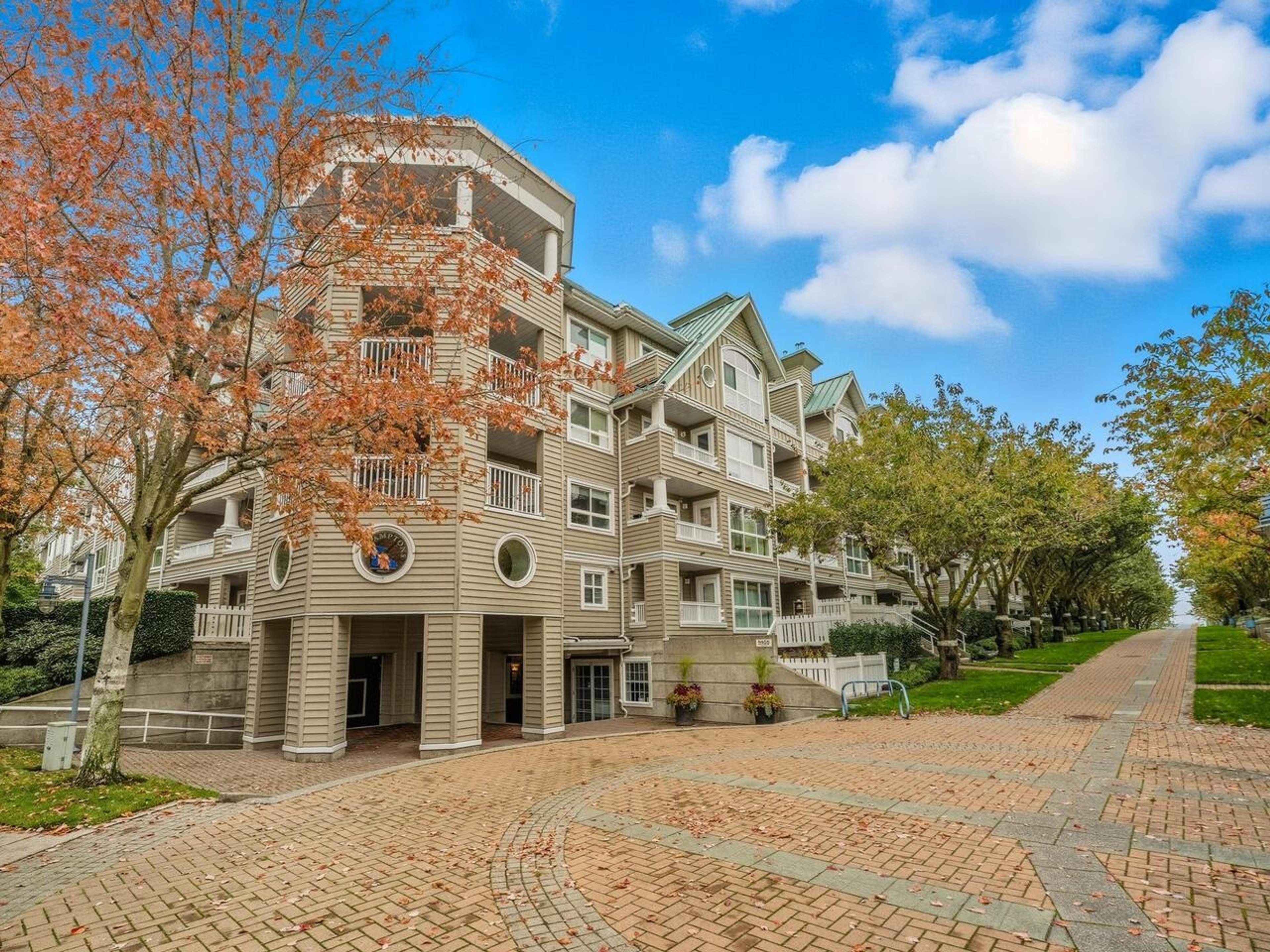 5500 Lynas Lane, Richmond - Exteriors - Photo 2