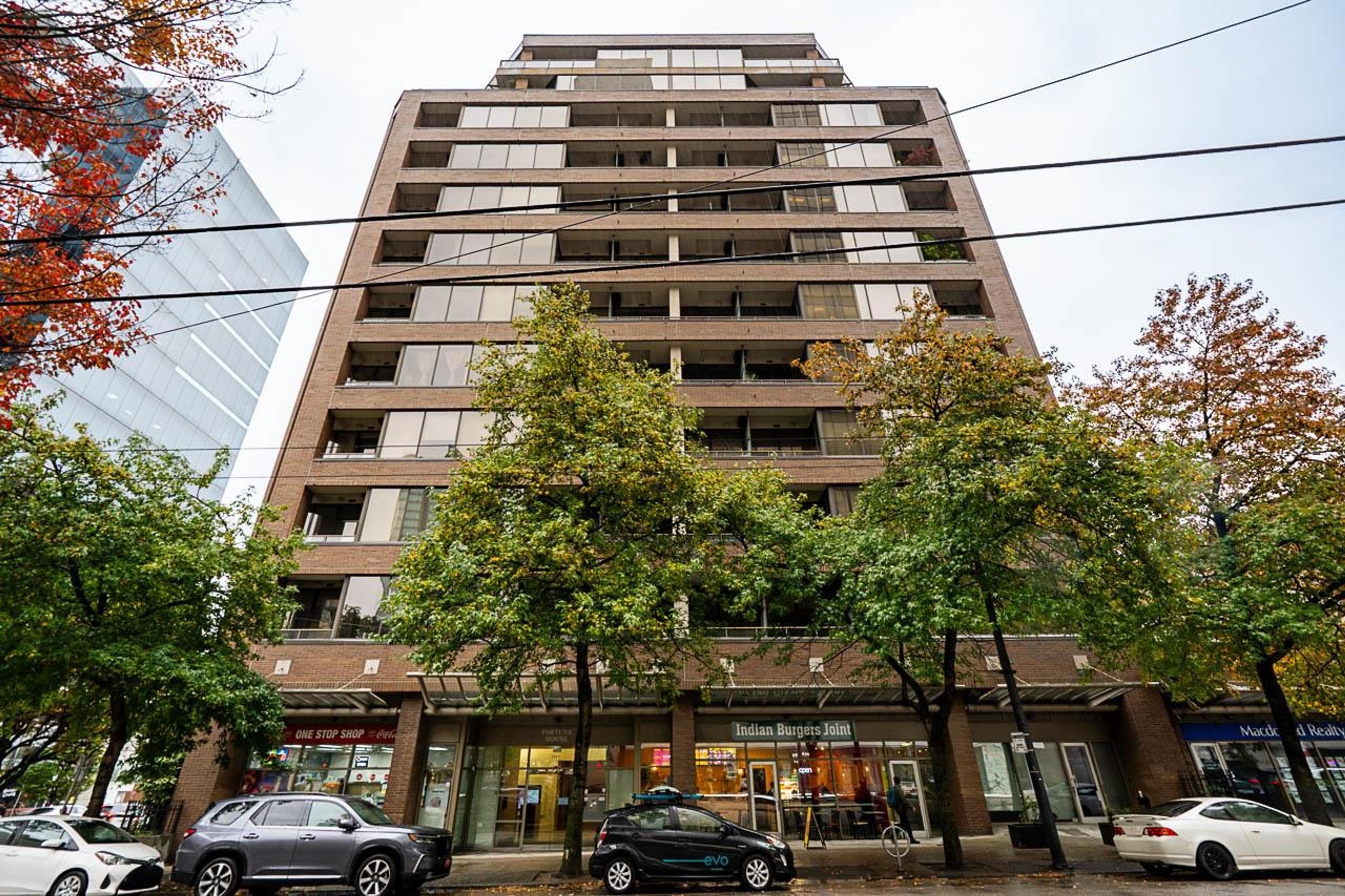1010 Howe Street, Vancouver - Exteriors - Photo 1