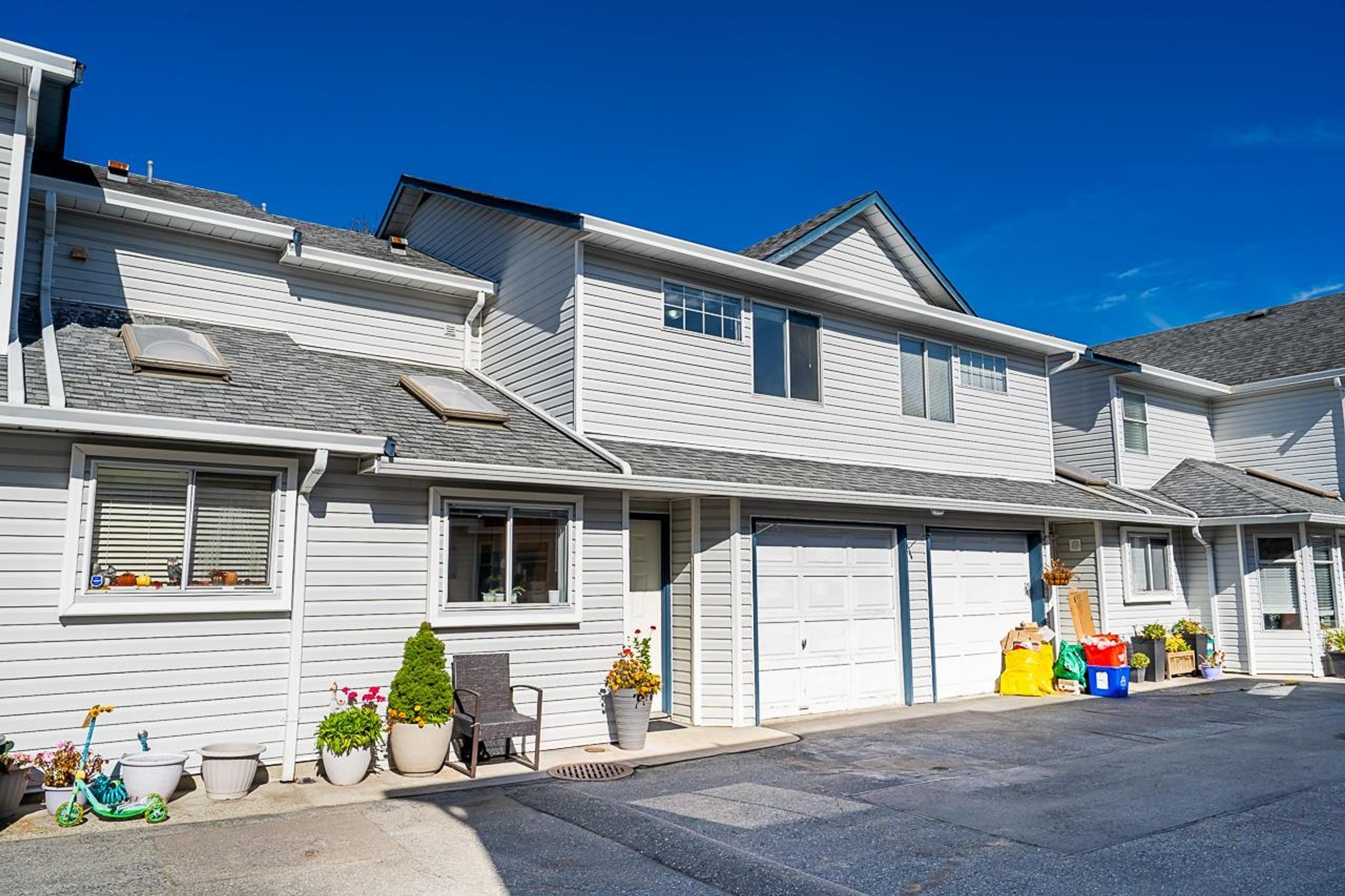 20625 118 Avenue, Maple Ridge - Exteriors - Full Complex View - Photo 5