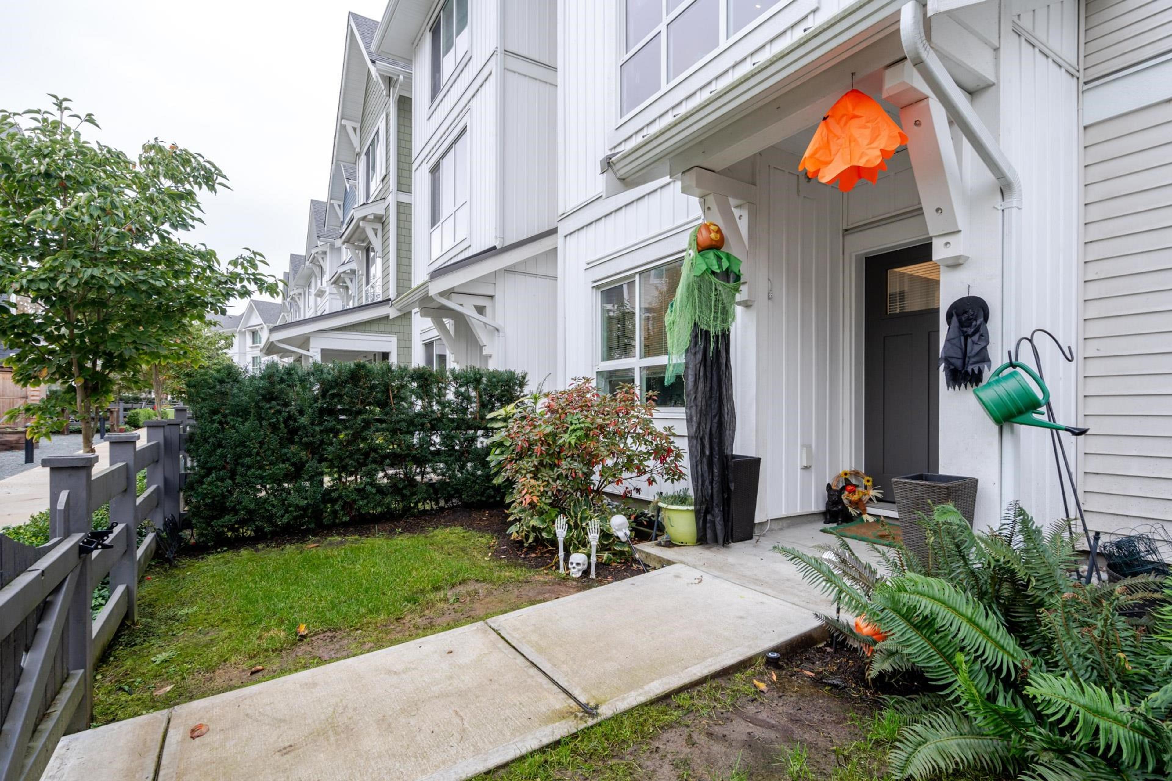 8335 Nelson Street, Mission - Exteriors - Full Complex View - Photo 3