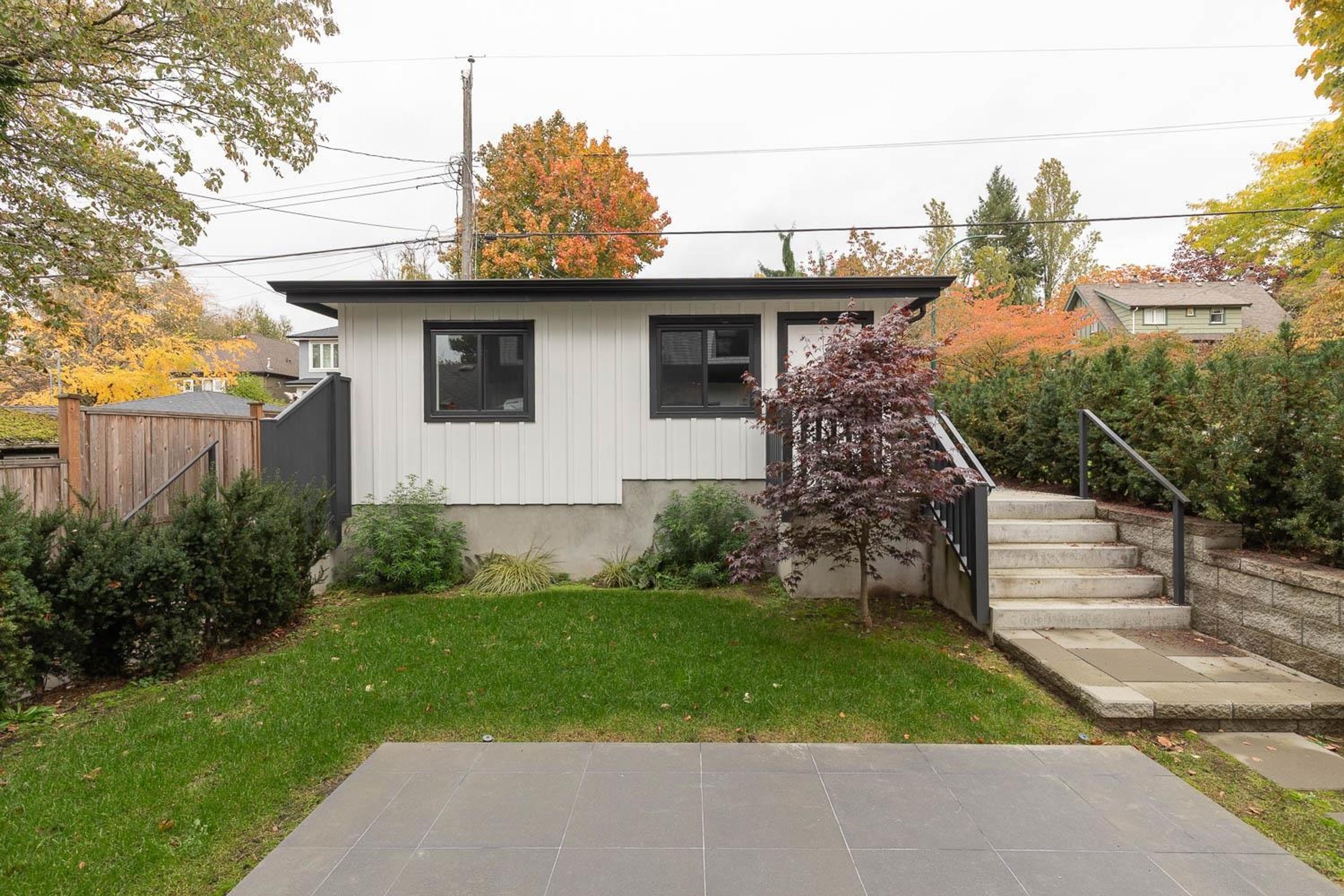 3075 Courtenay Street, Vancouver - Exteriors - Photo 3