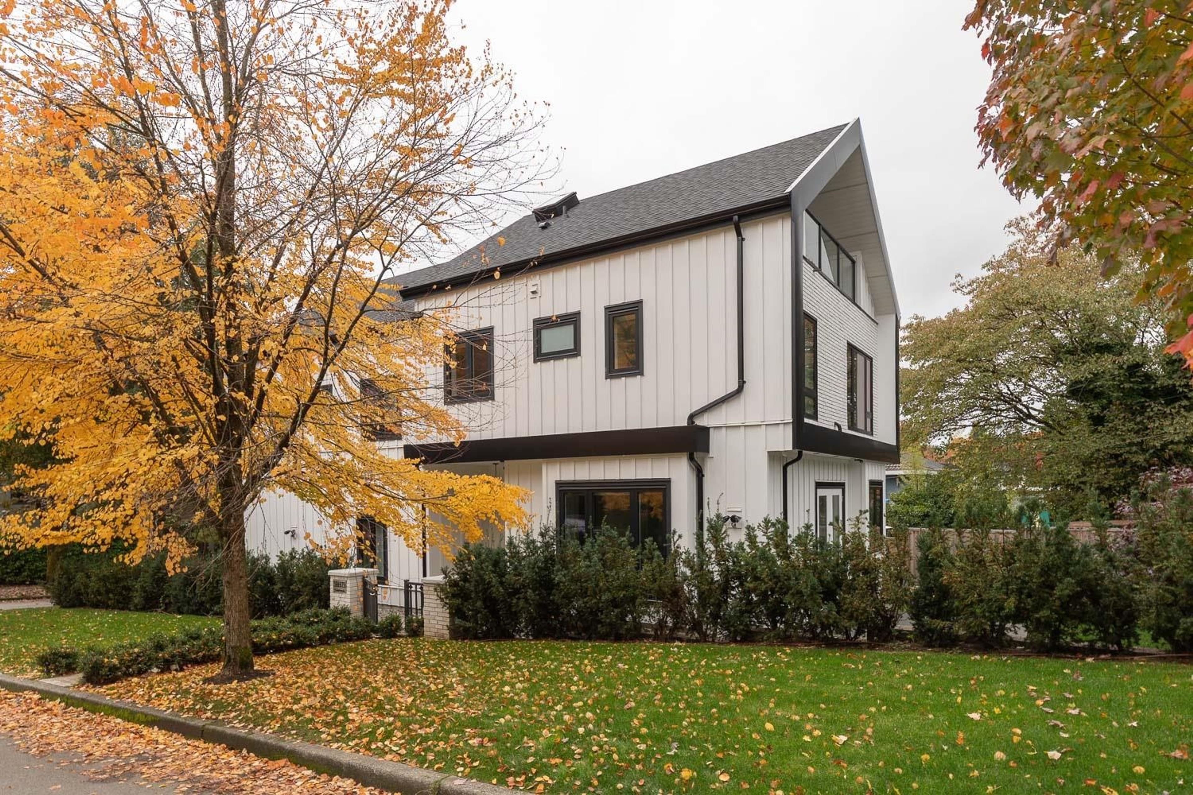 3075 Courtenay Street, Vancouver - Exteriors - Photo 4