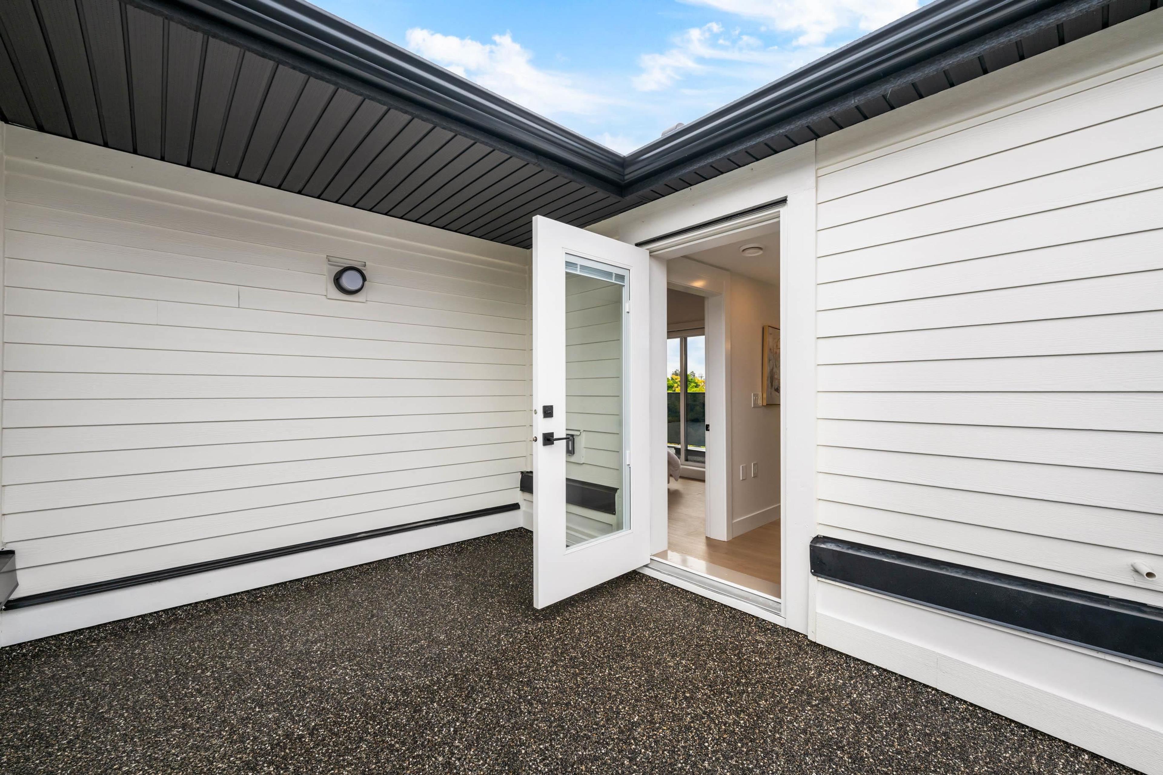 3065 Charles Street, Vancouver - Exteriors - Photo 3