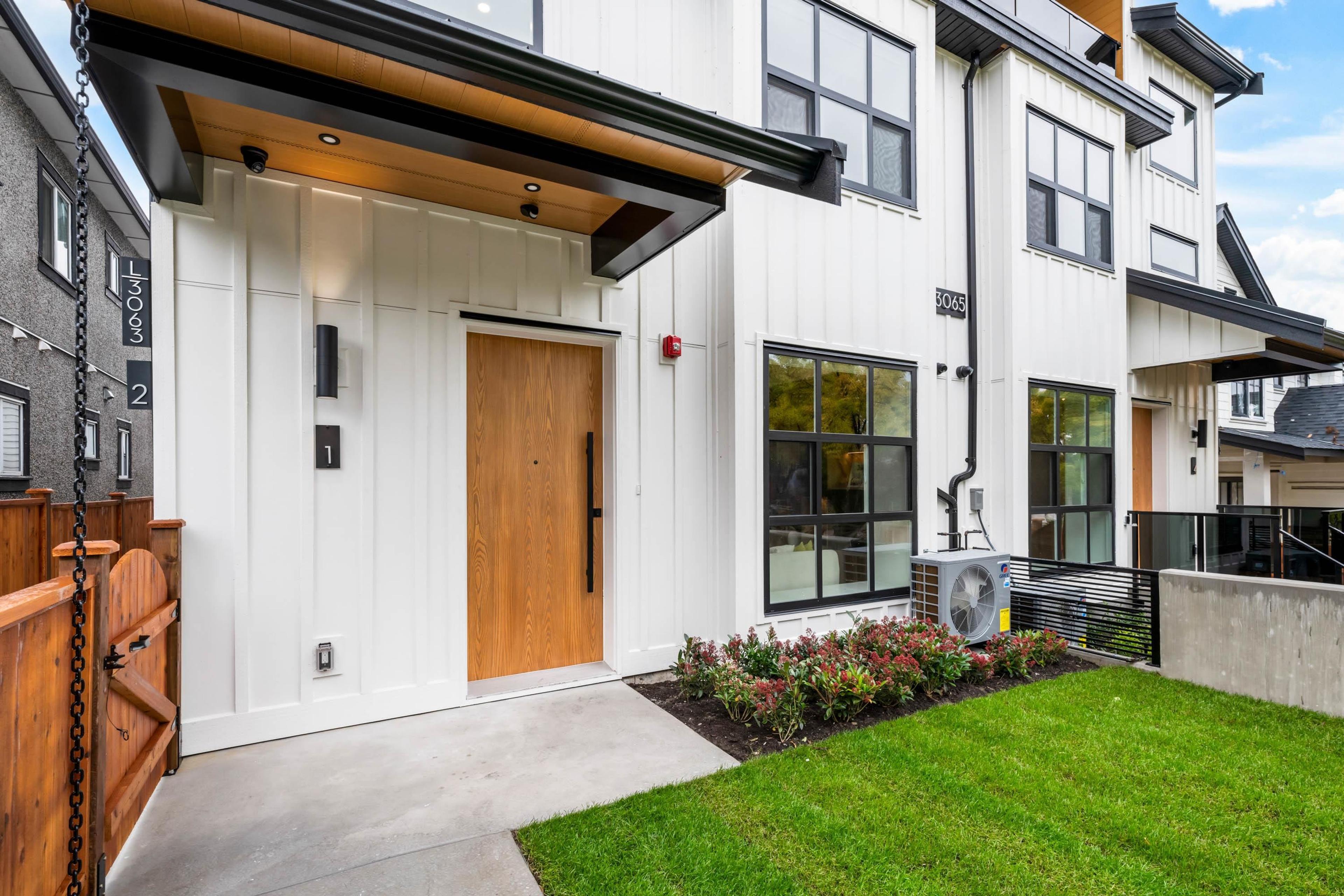 3065 Charles Street, Vancouver - Exteriors - Photo 4