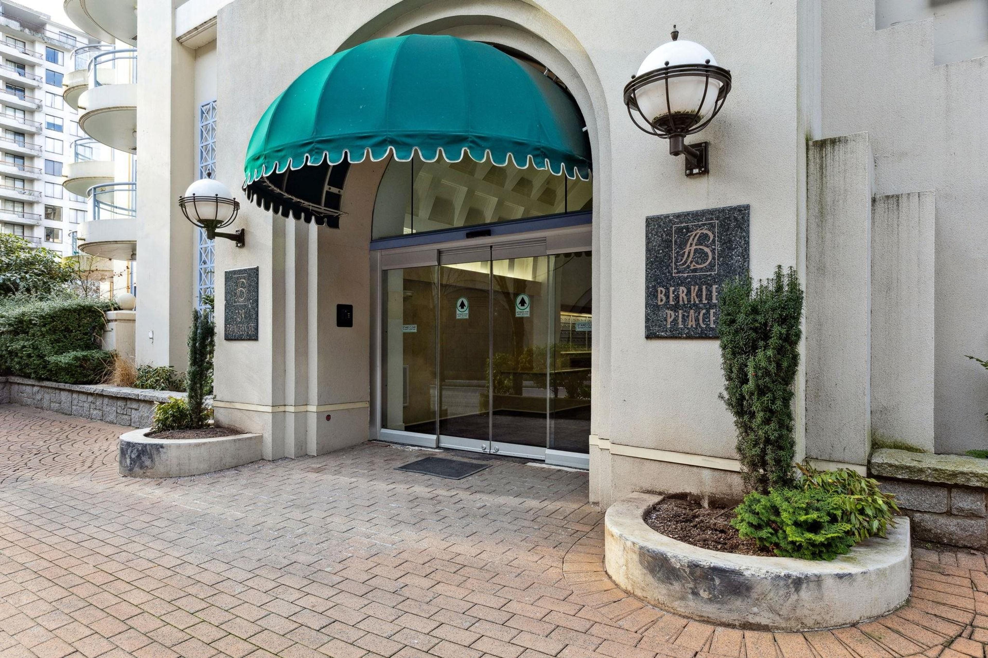 739 Princess Street, New Westminster - Exteriors - Photo 1