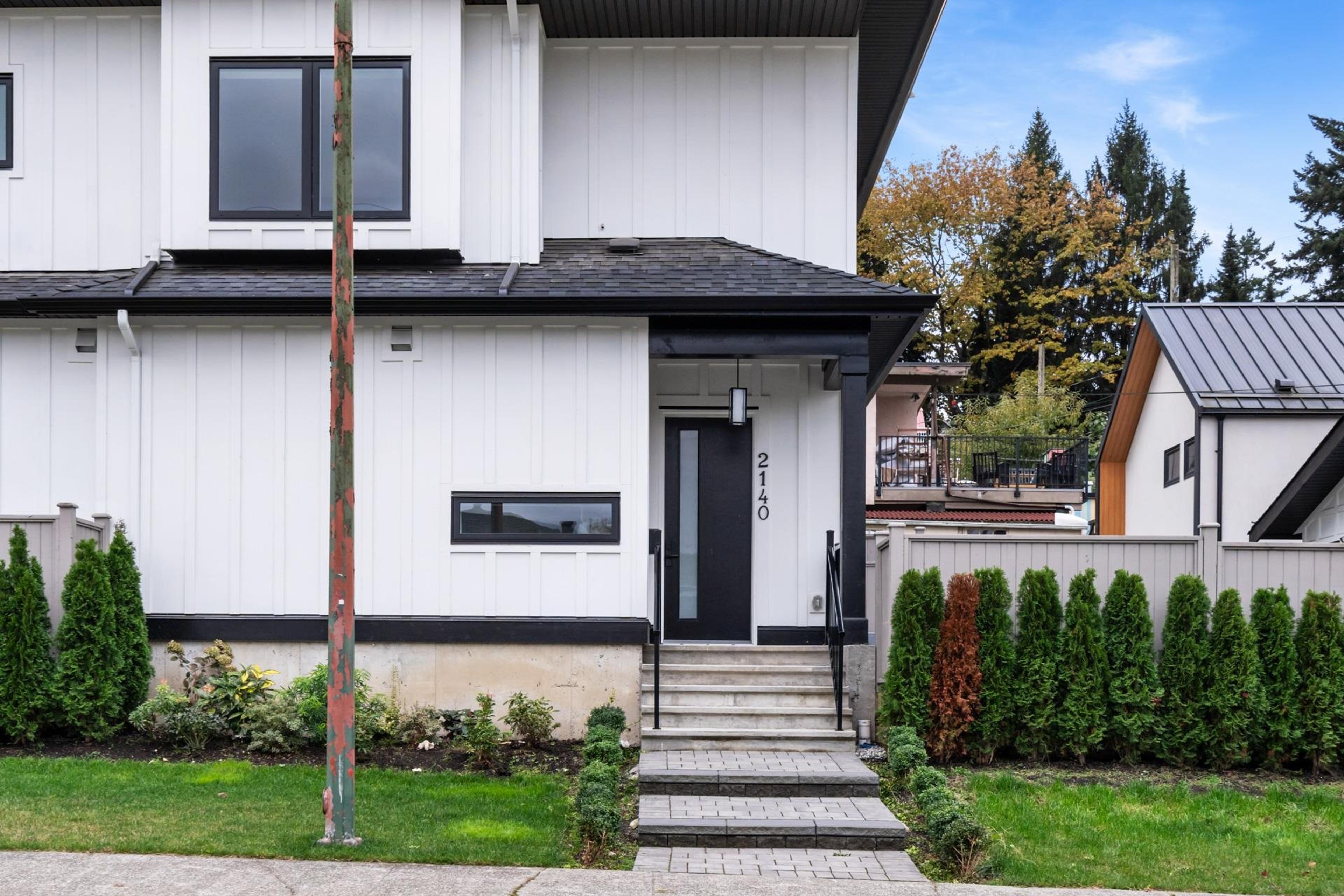 2140 E 20th Avenue, Vancouver - Exteriors - Photo 1