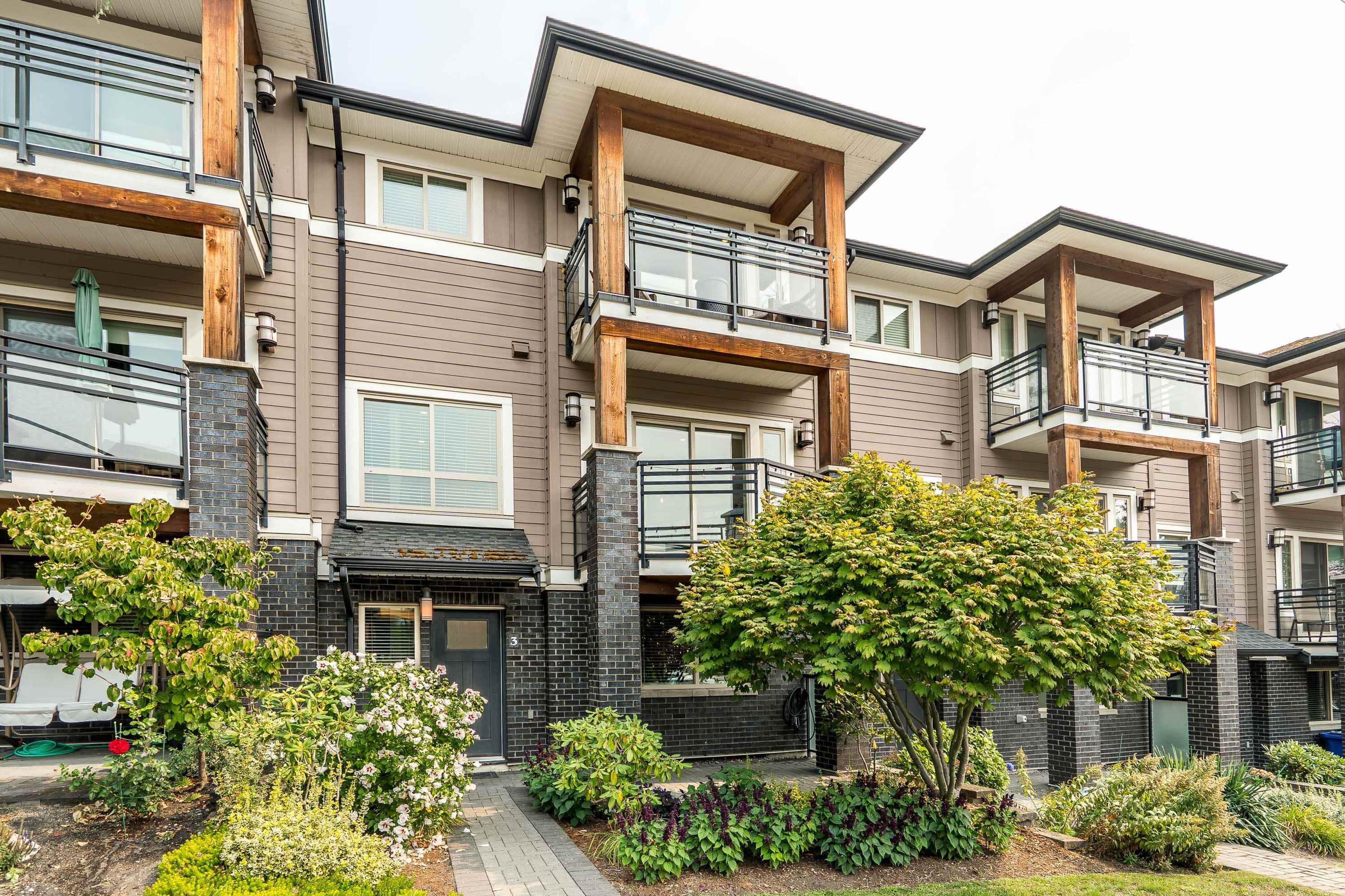 1424 Everall Street, White Rock - Exteriors - Full Complex View - Photo 4