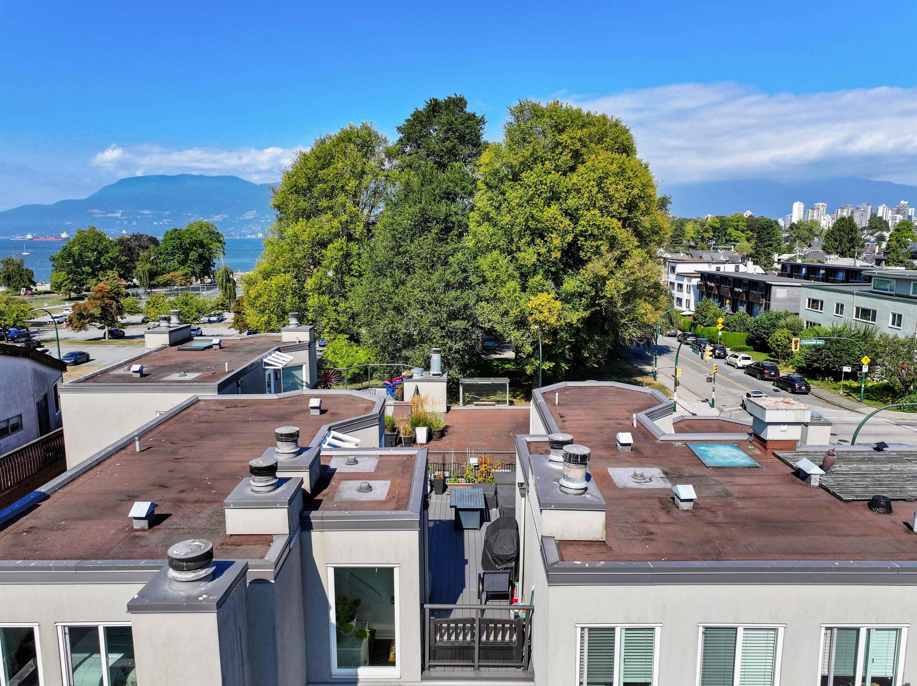 2110 Cornwall Avenue, Vancouver - Exteriors - Drone/Aerial View - Photo 2