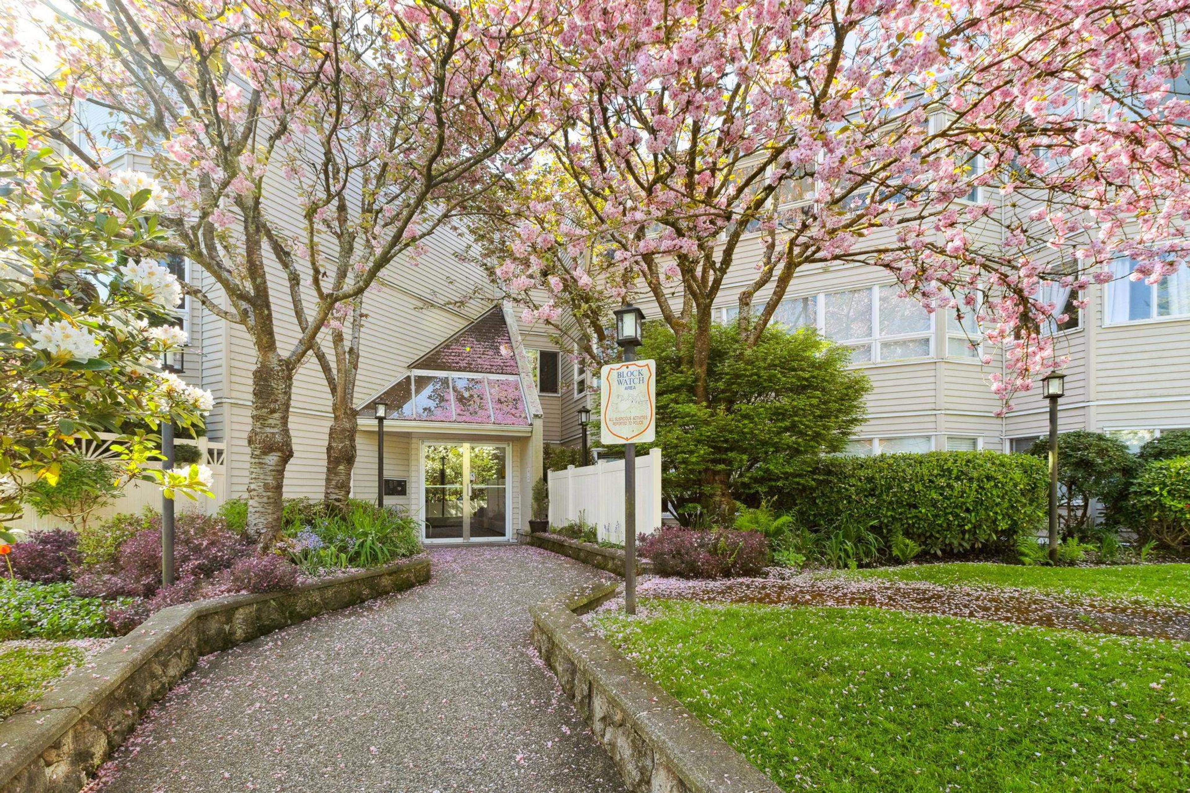 1155 Ross Road, North Vancouver - Exteriors - Photo 4