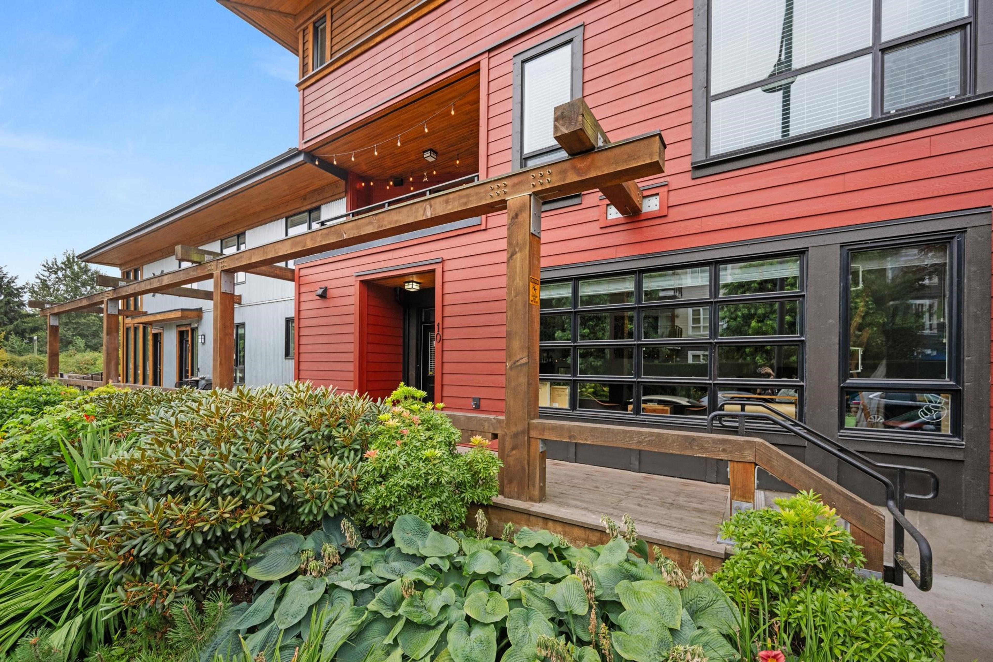 23230 Billy Brown Road, Langley - Exteriors - Photo 2