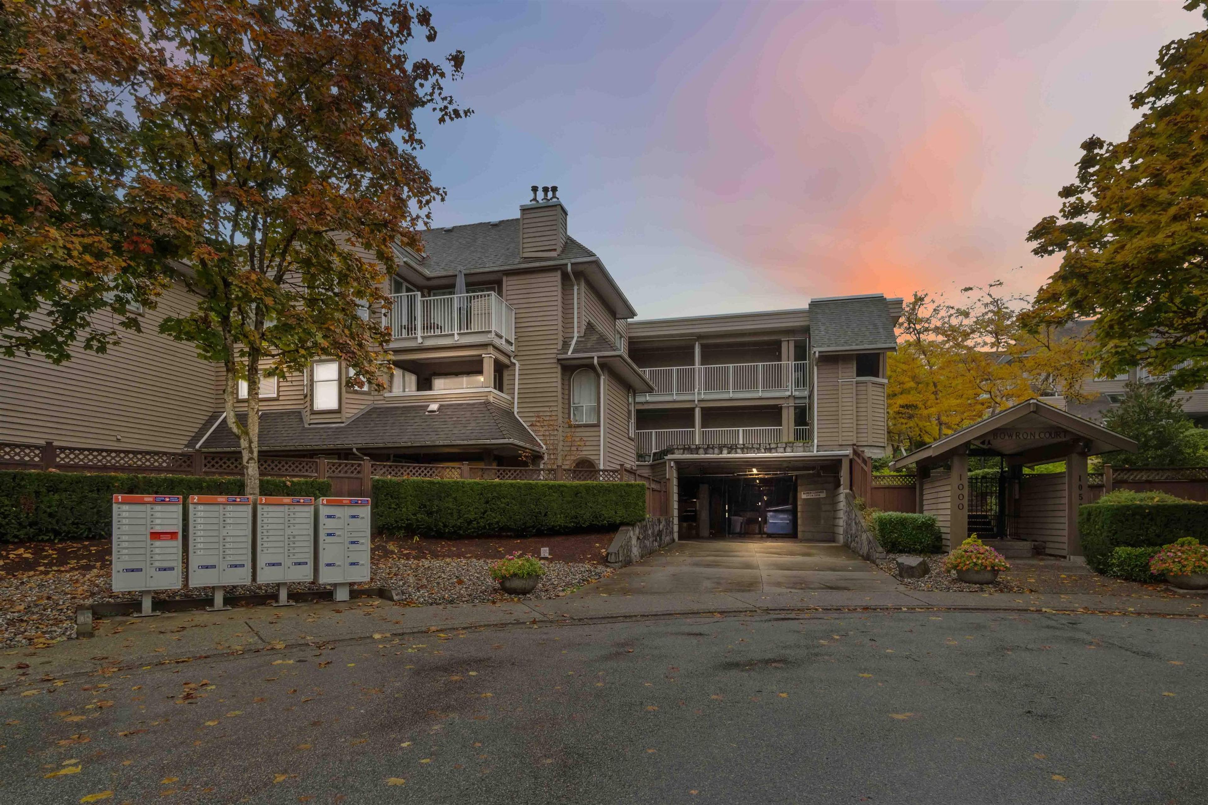 1000 Bowron Court, North Vancouver - Exteriors - Photo 2