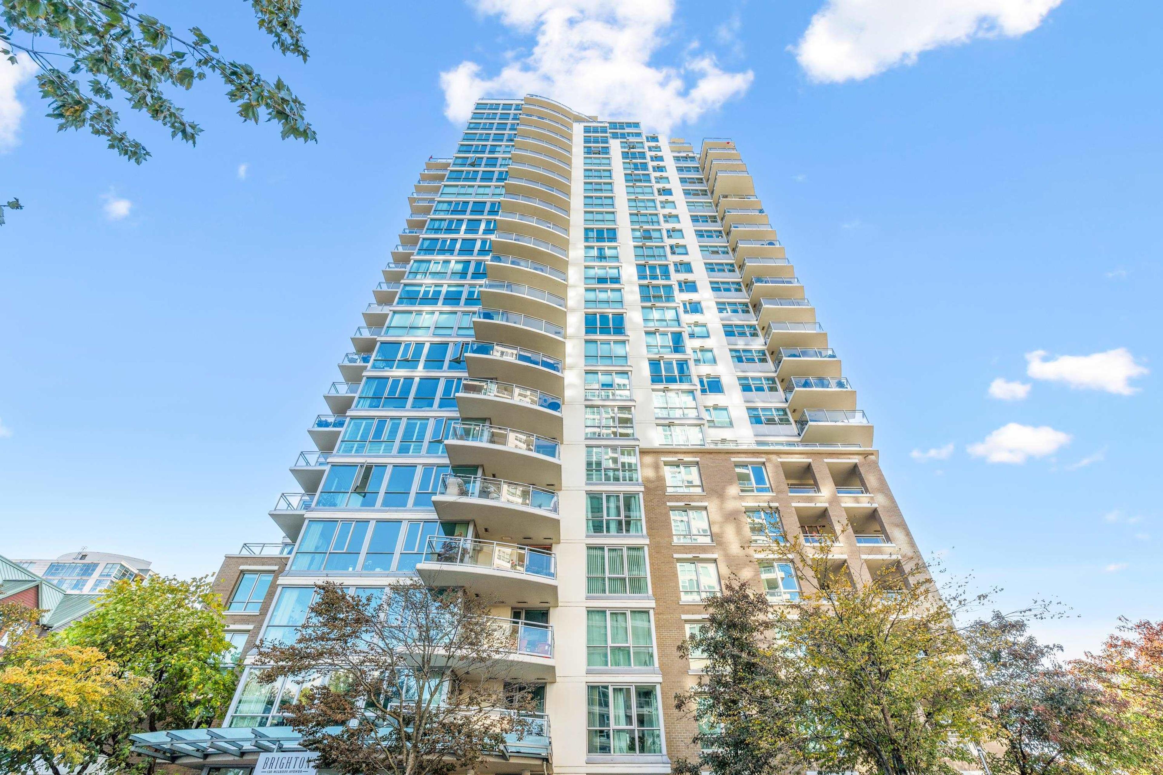 120 Milross Avenue, Vancouver - Exteriors - Photo 2