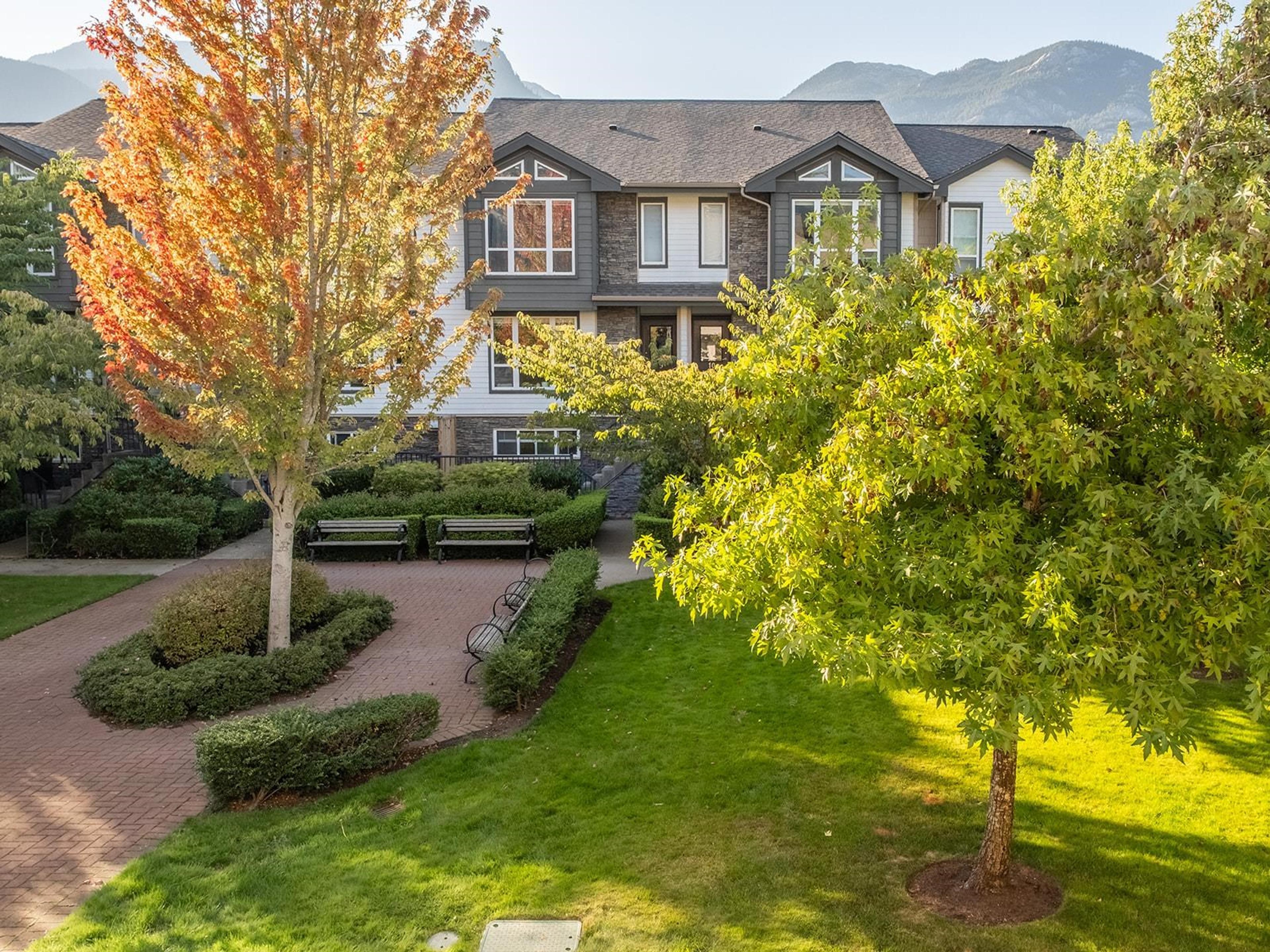 1261 Main Street, Squamish - Exteriors - Full Complex View - Photo 3