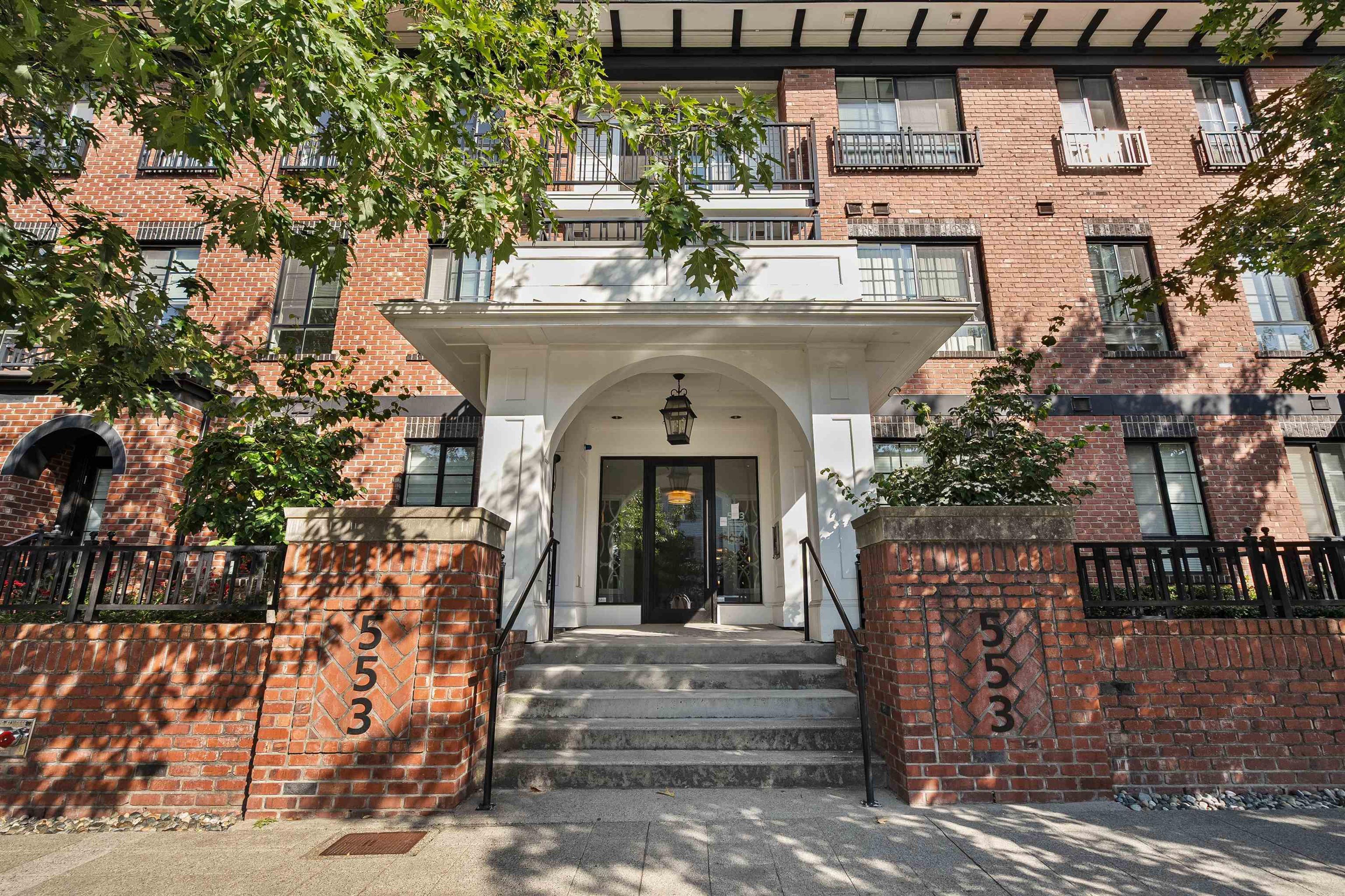 555 Foster Avenue, Coquitlam - Exteriors - Photo 2