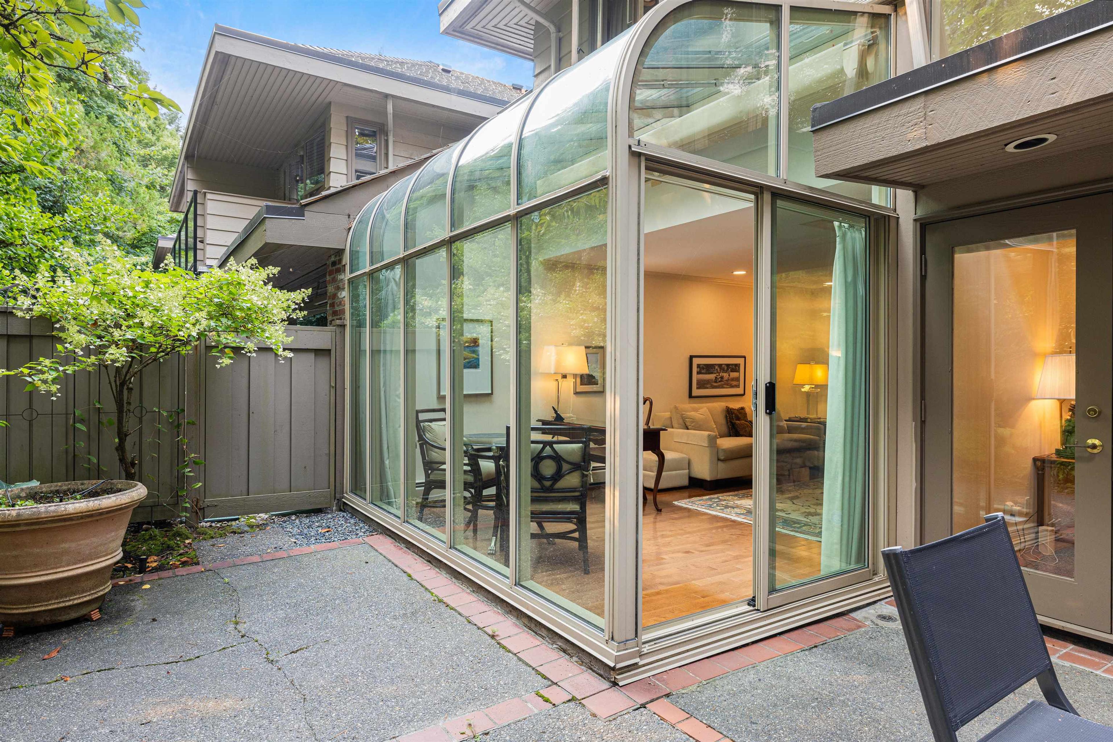 4900 Cartier Street, Vancouver - Exteriors - Photo 4