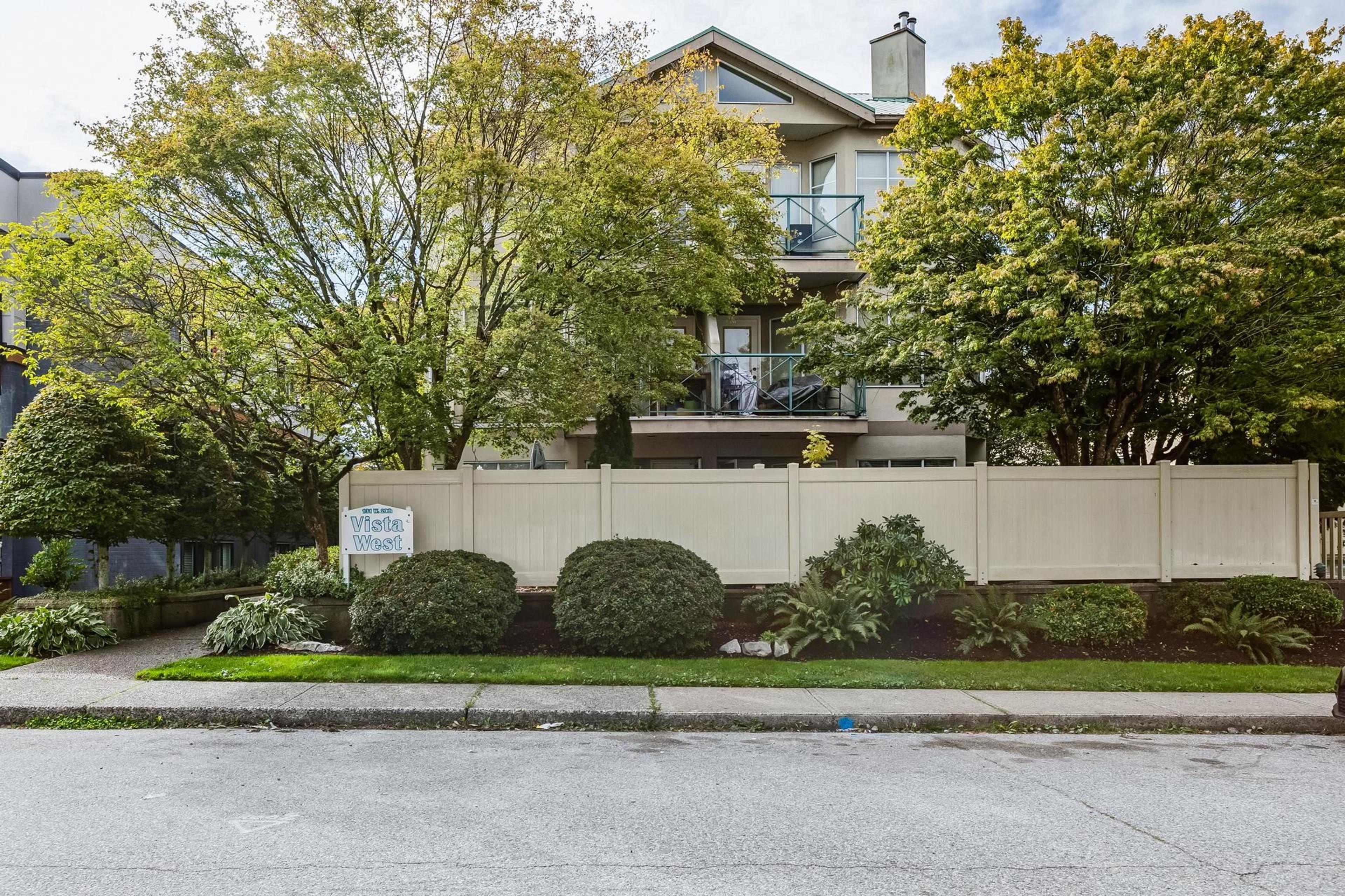 131 W 20th Street, North Vancouver - Exteriors - Photo 2