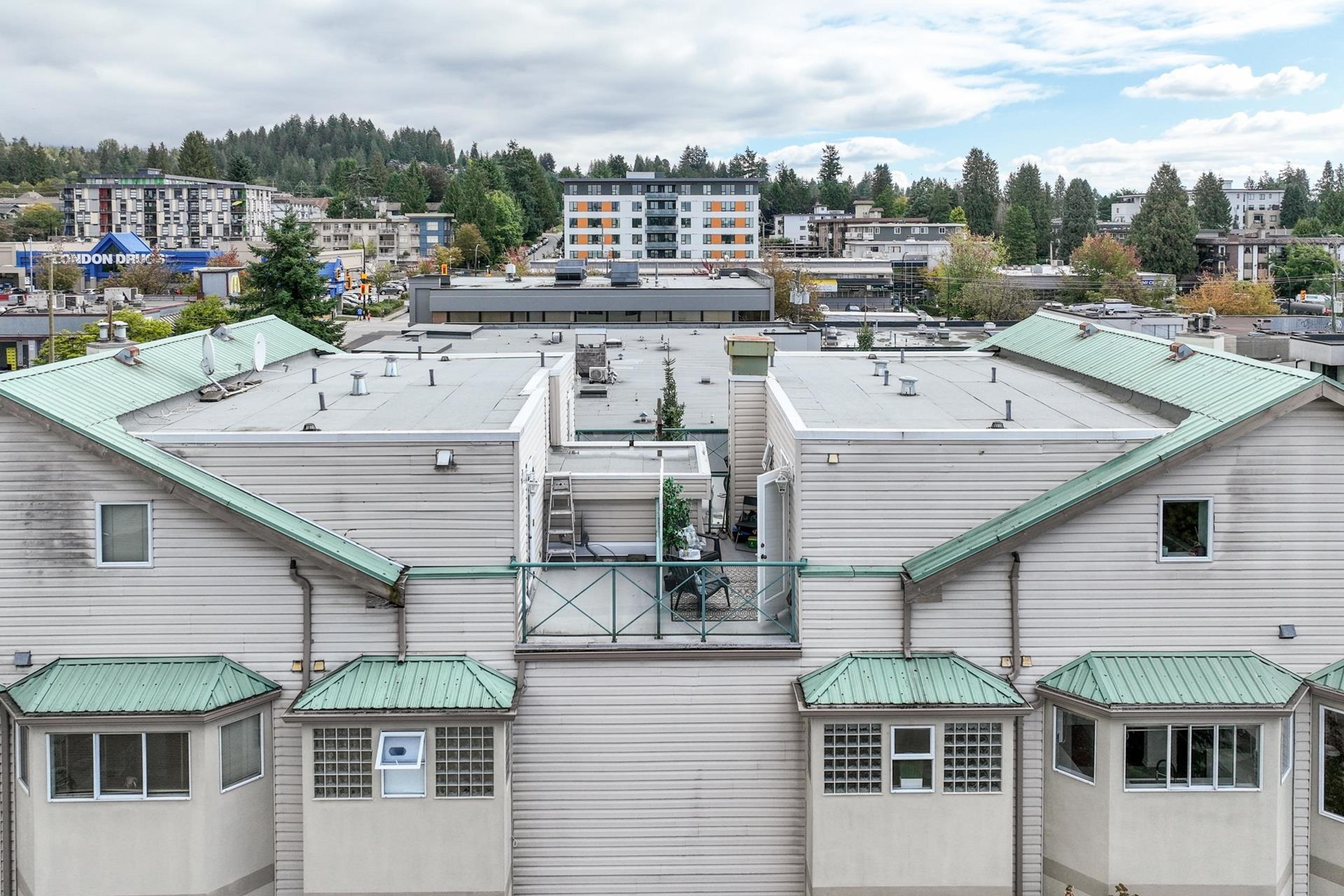 131 W 20th Street, North Vancouver - Exteriors - Photo 6