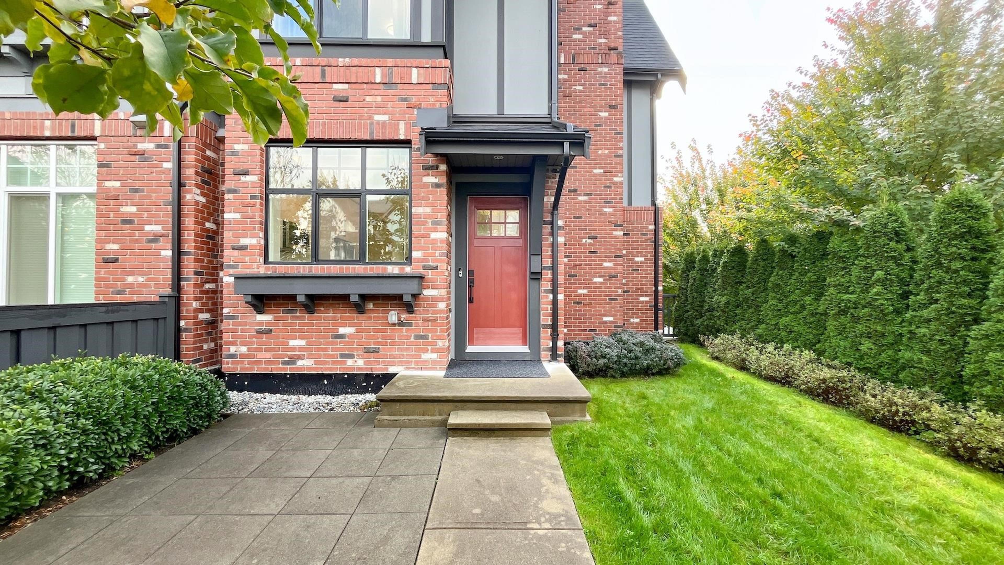 #33 3552 VICTORIA DRIVE - Image 3