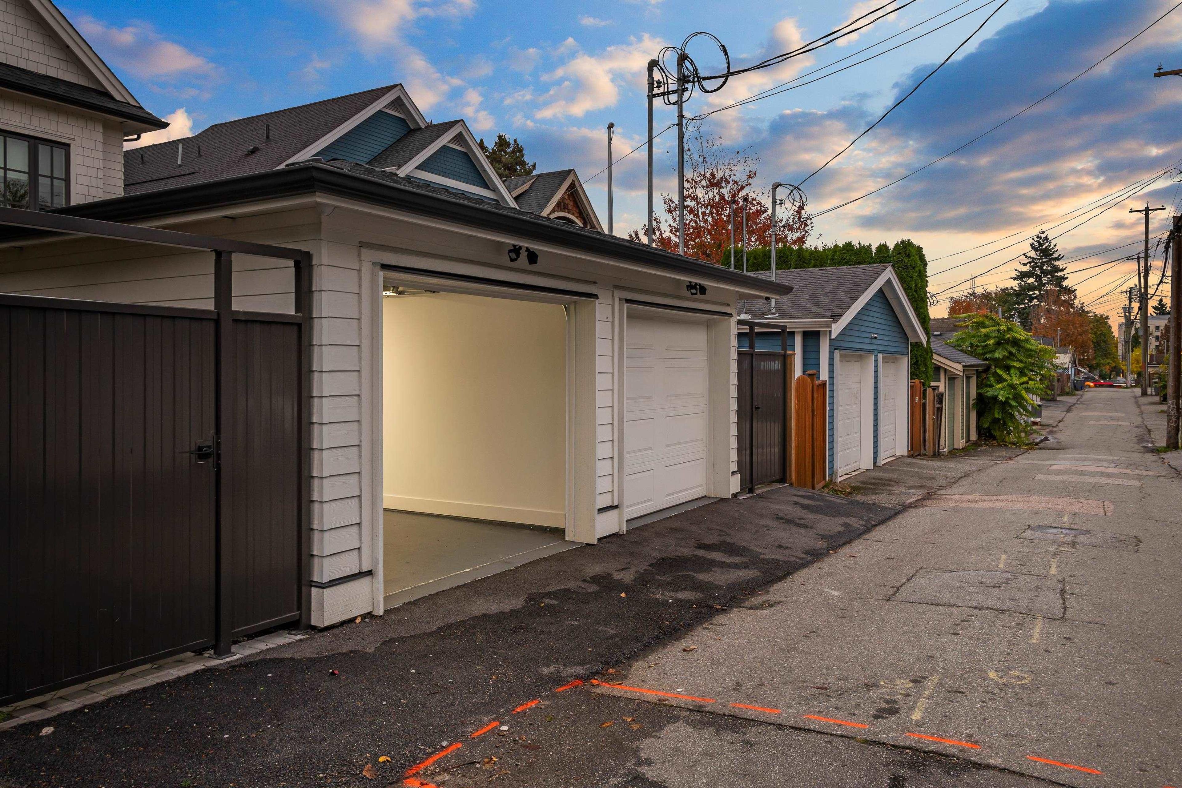 1166 E 11th Avenue, Vancouver - Exteriors - Photo 3