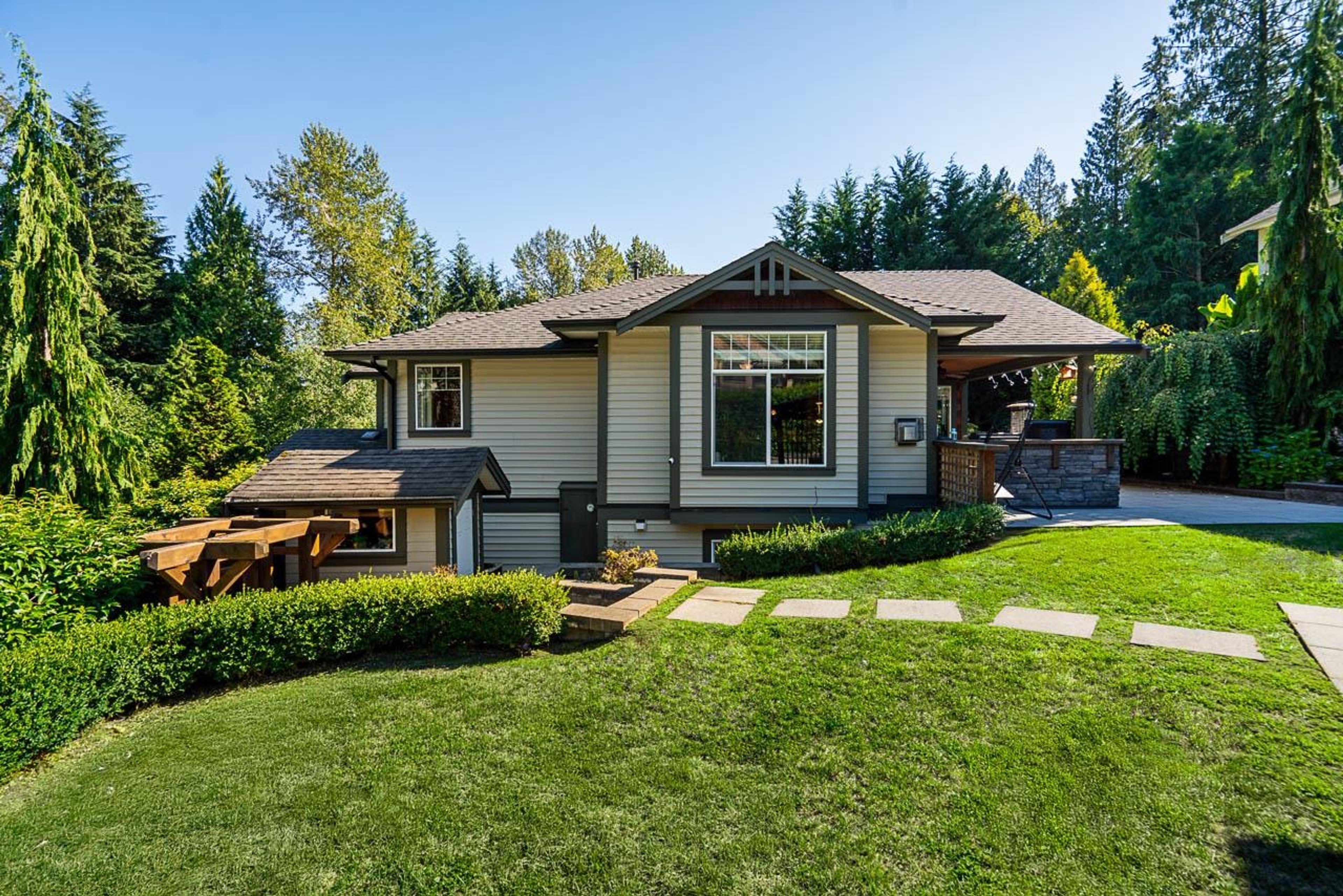 13210 Shoesmith Crescent, Maple Ridge - Exteriors - Photo 3