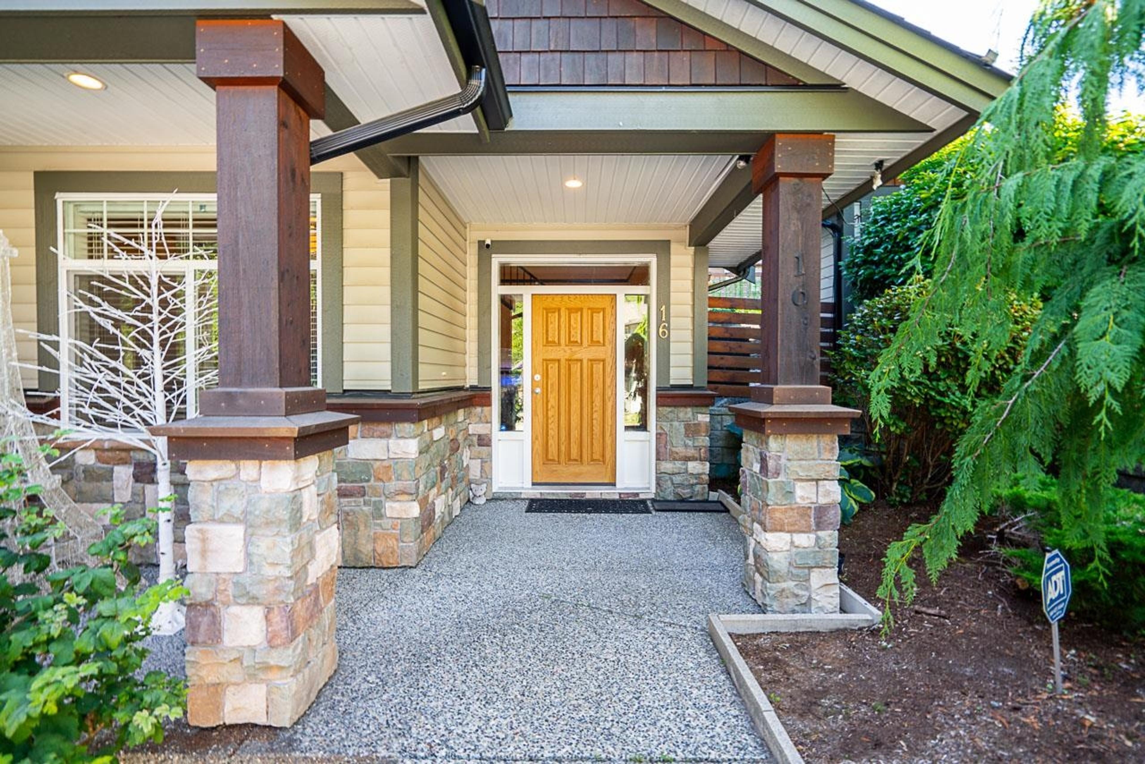 13210 Shoesmith Crescent, Maple Ridge - Exteriors - Photo 8