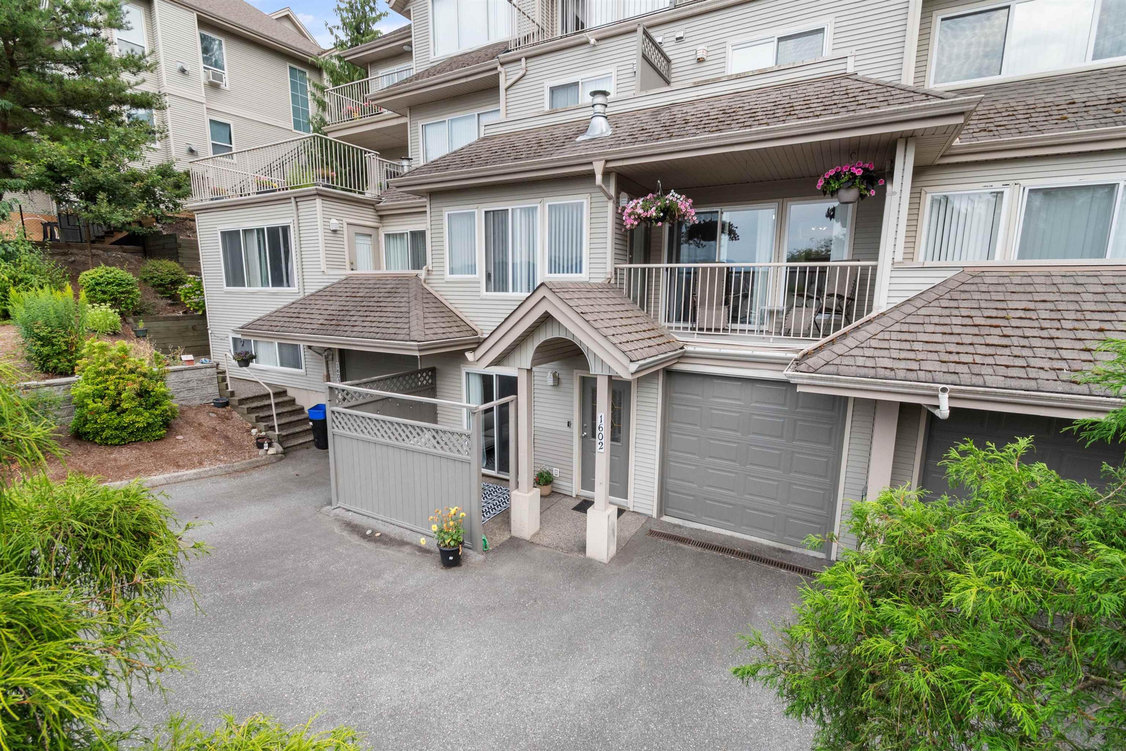 5260 Goldspring Place, Chilliwack - Exteriors - Full Complex View - Photo 3