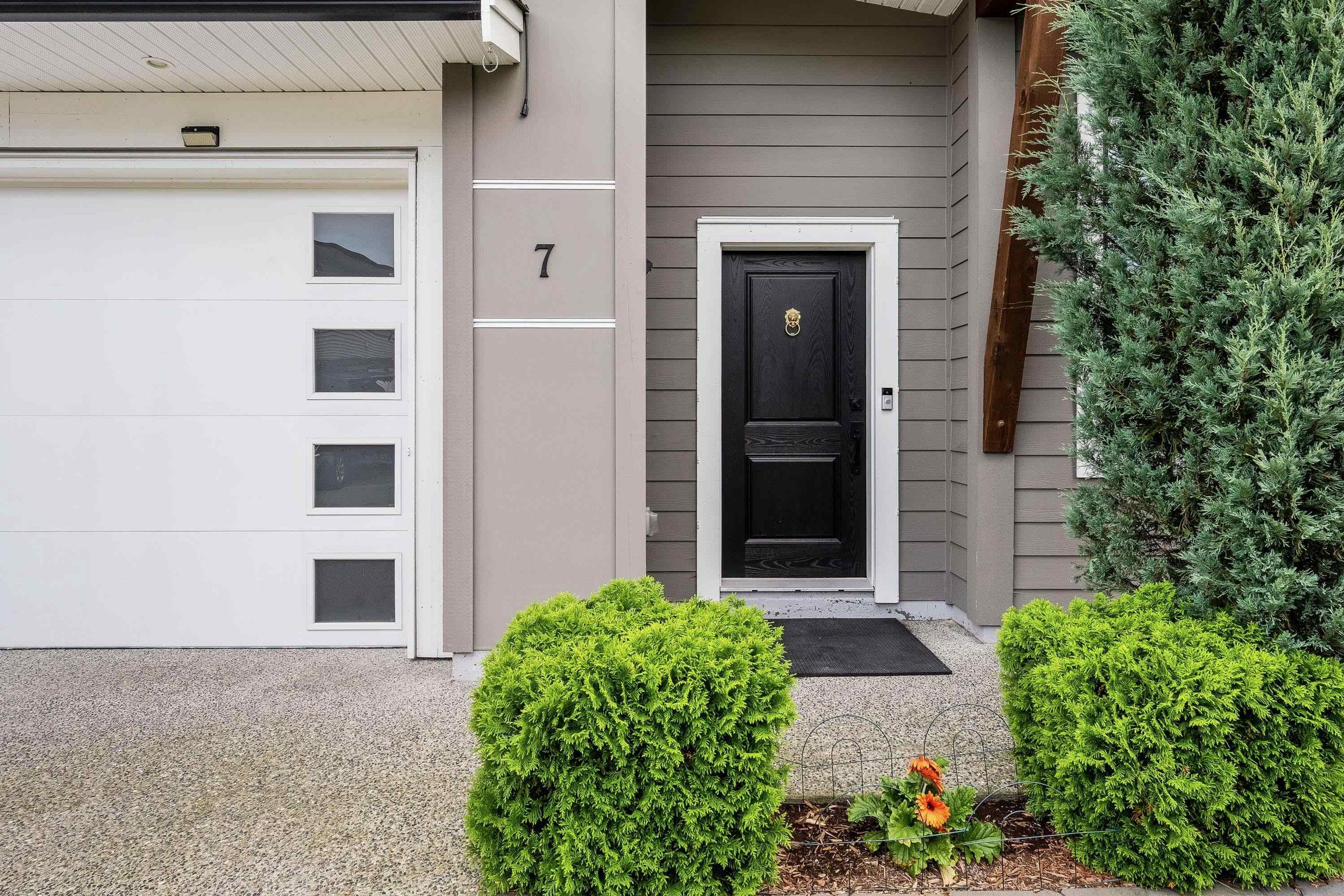 5665 Promontory Road, Chilliwack - Exteriors - Photo 2