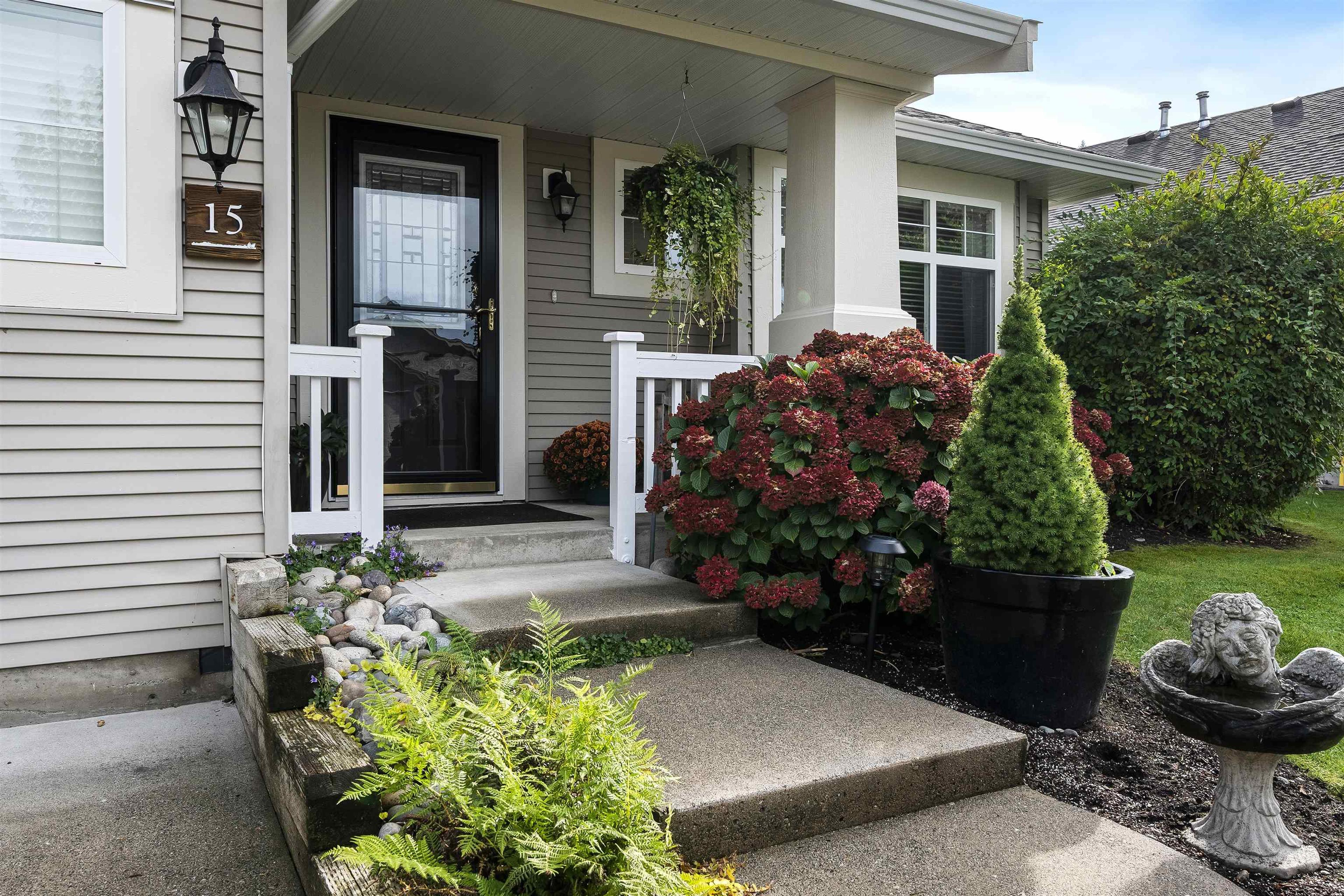 5700 Jinkerson Road, Chilliwack - Exteriors - Photo 1