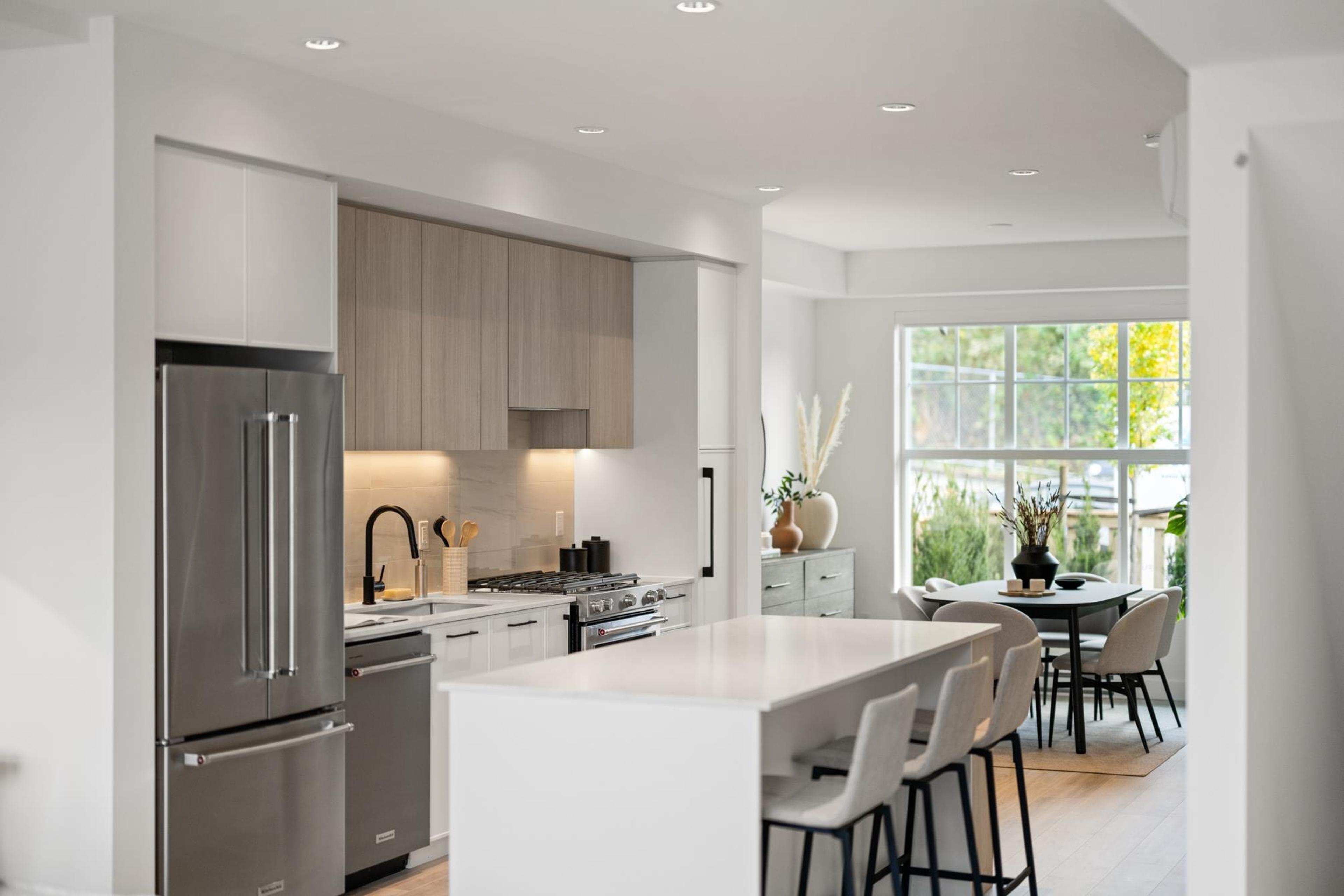 #110 3421 QUEENSTON AVENUE - Image 2