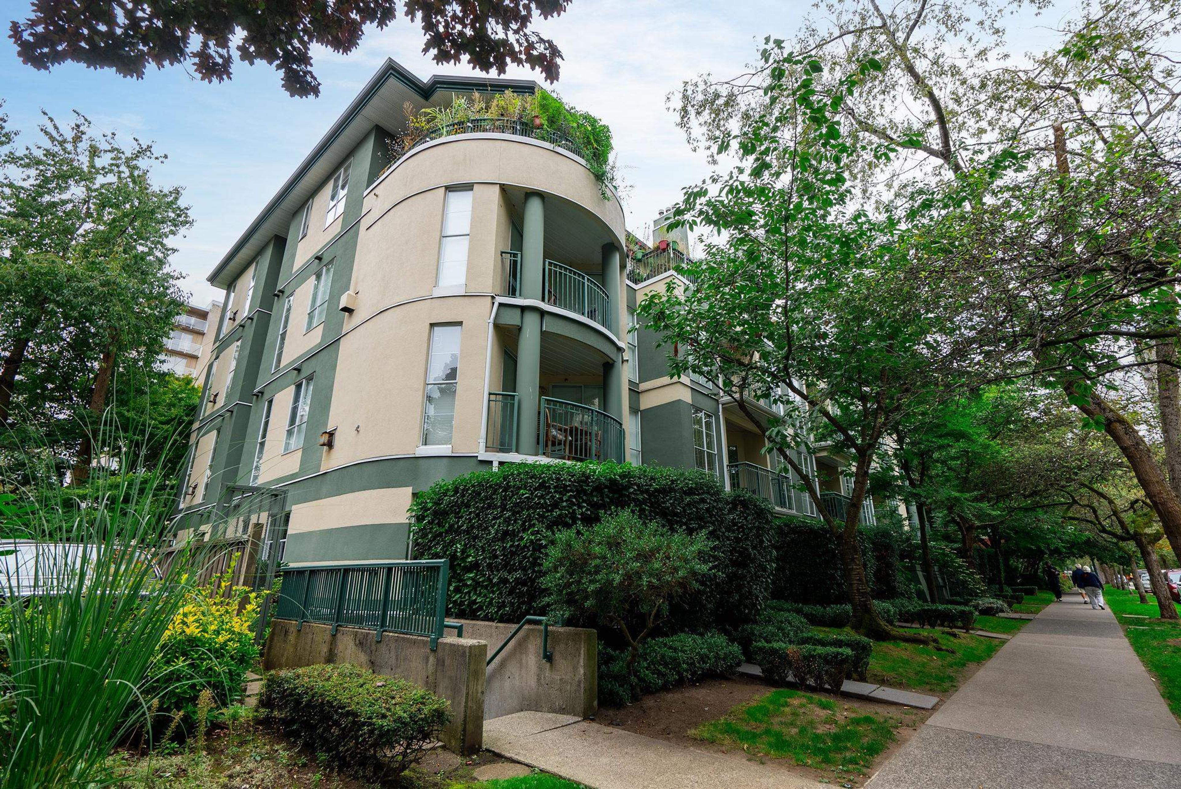1928 Nelson Street, Vancouver - Exteriors - Photo 2