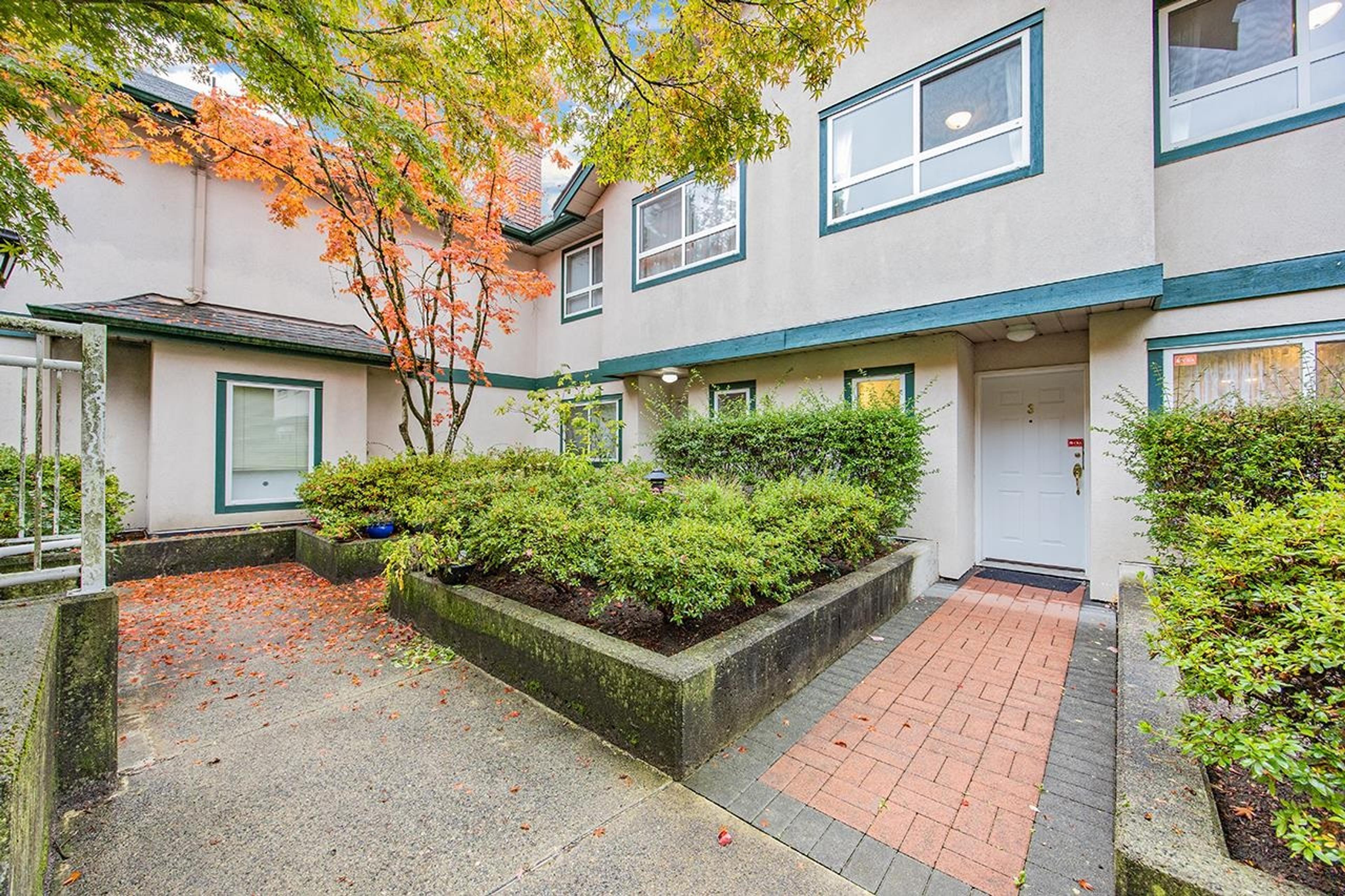 4238 Bond Street, Burnaby - Exteriors - Photo 3