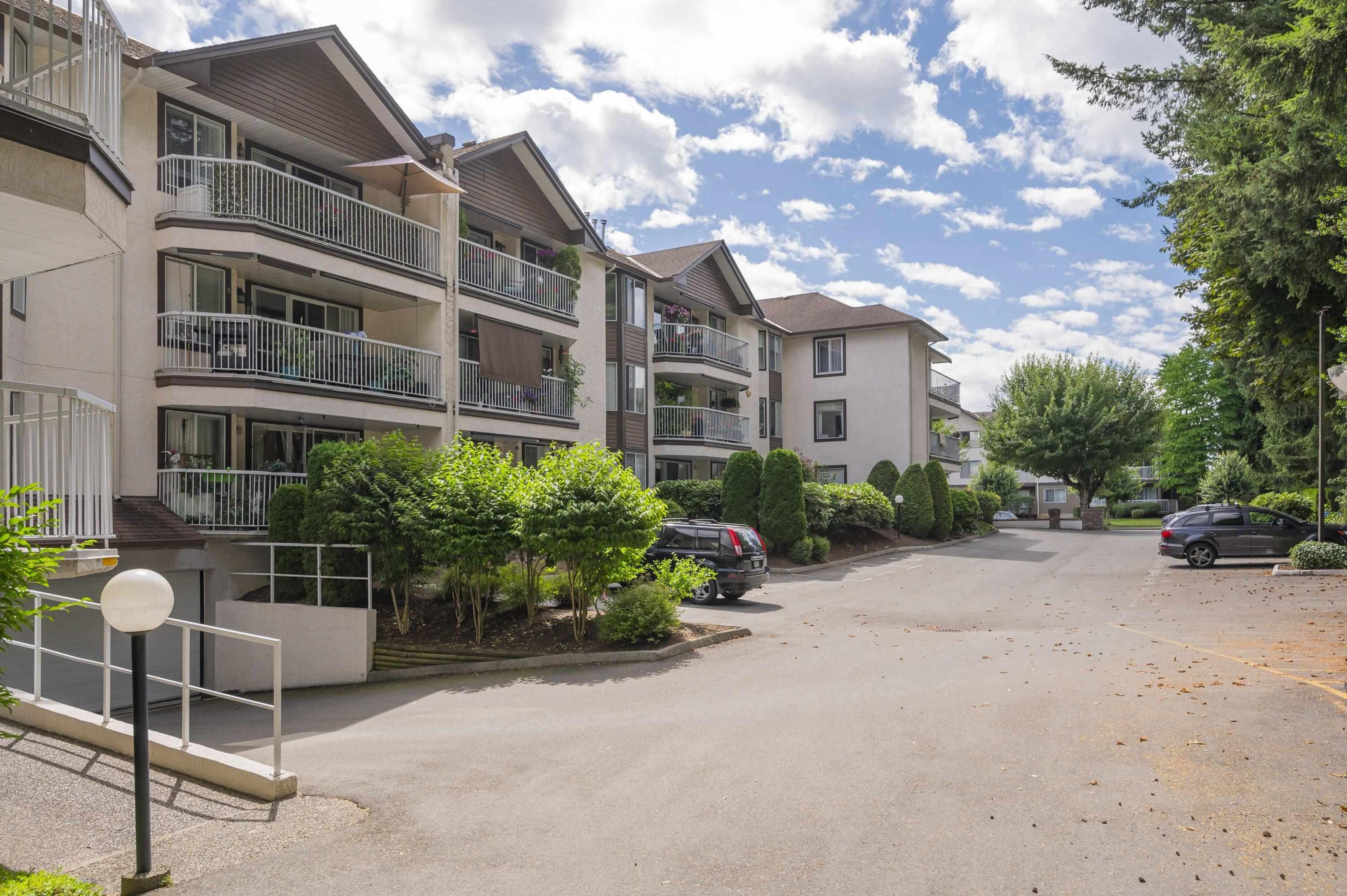 33375 Mayfair Avenue, Abbotsford - Exteriors - Full Complex View - Photo 2