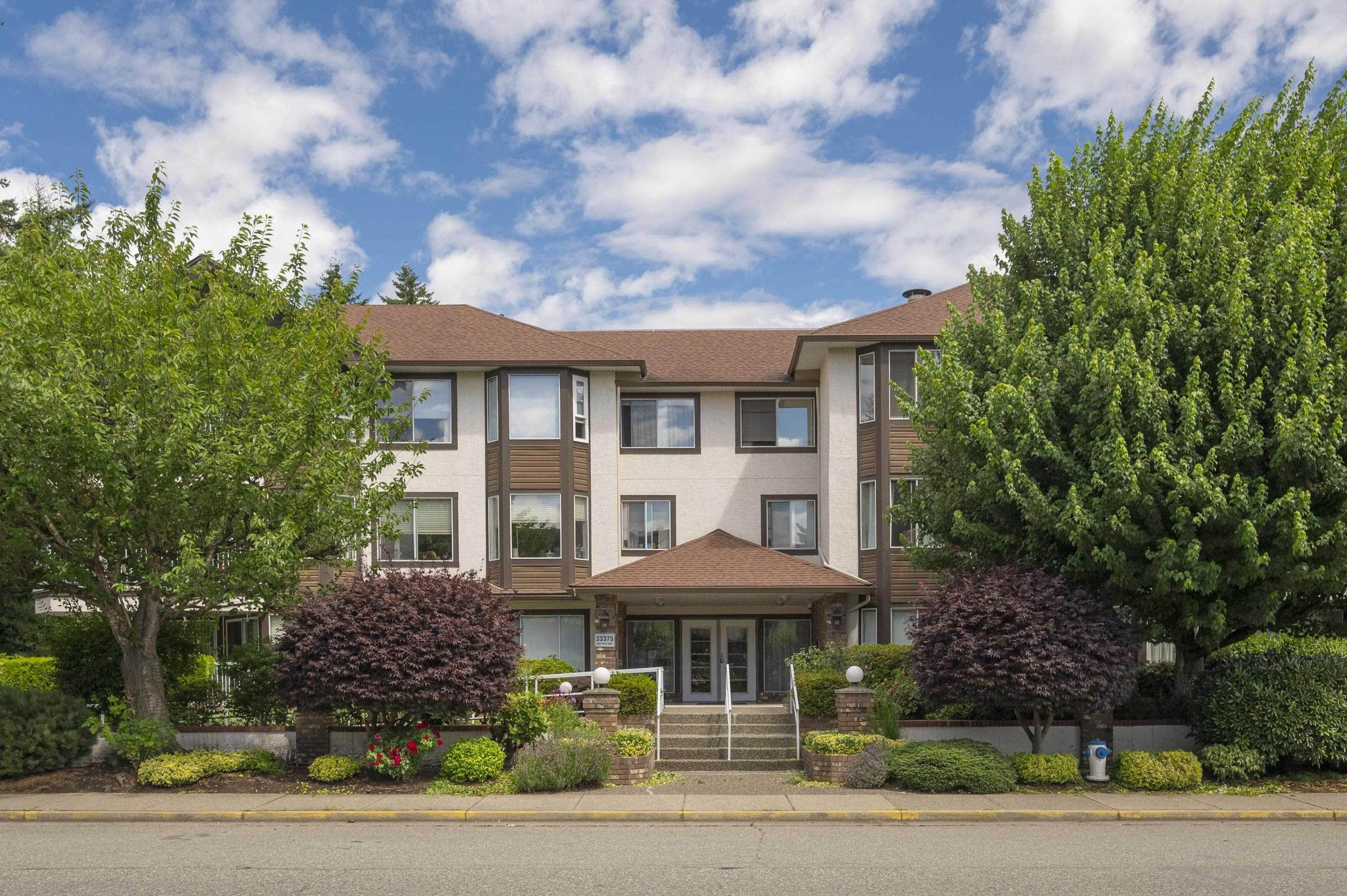 33375 Mayfair Avenue, Abbotsford - Exteriors - Photo 3