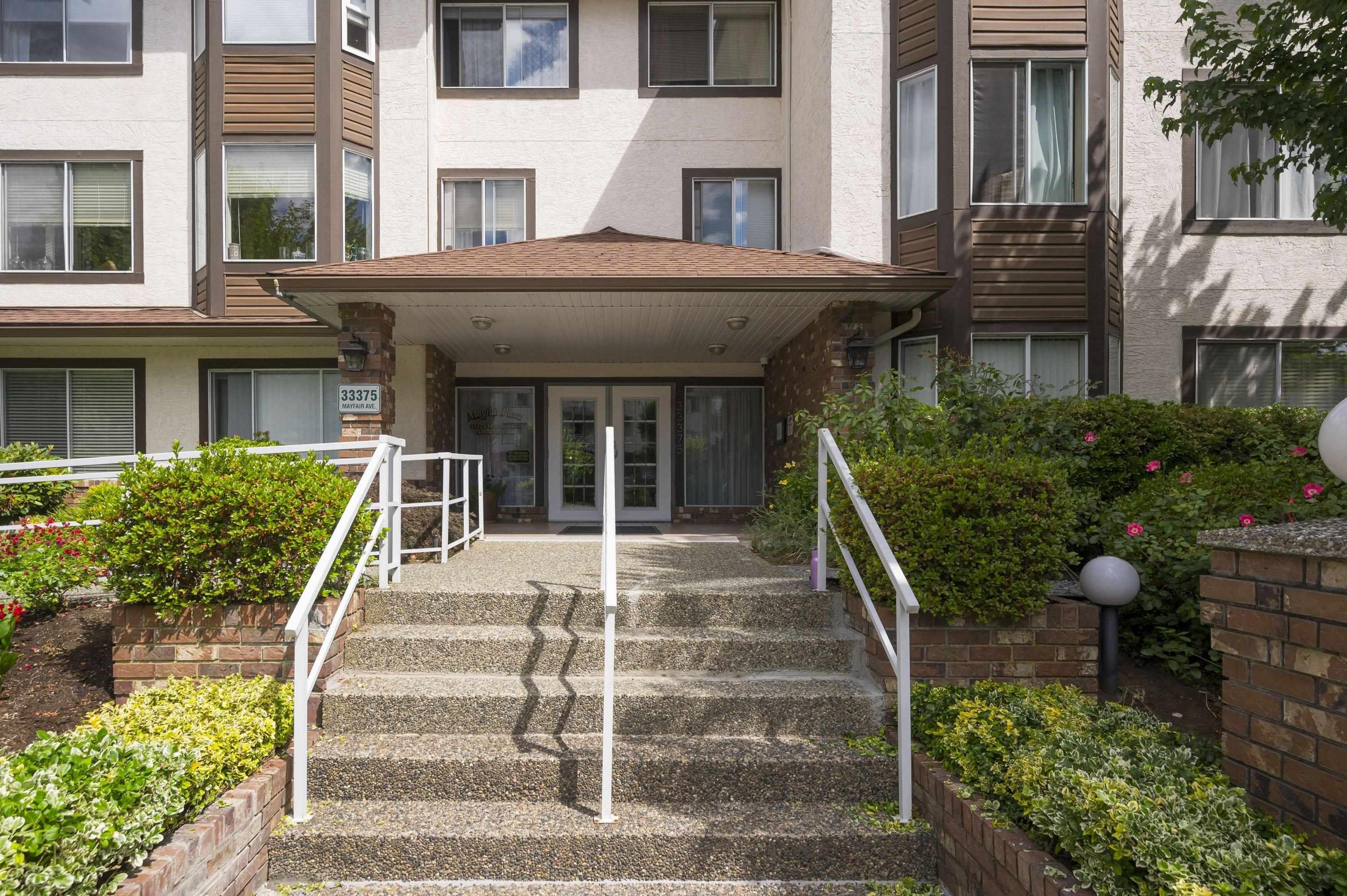 33375 Mayfair Avenue, Abbotsford - Exteriors - Photo 4