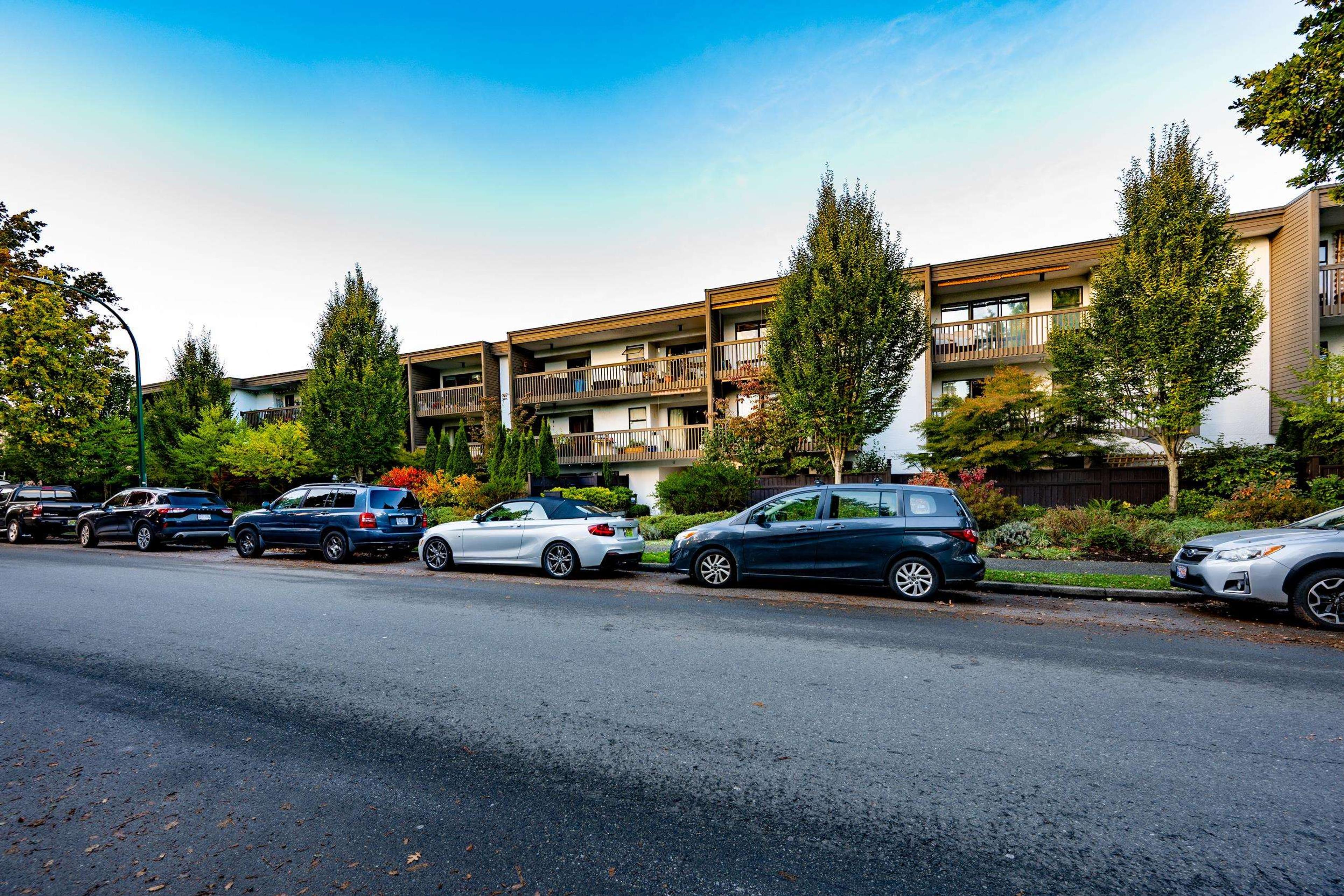 265 E 15th Avenue, Vancouver - Exteriors - Full Complex View - Photo 4