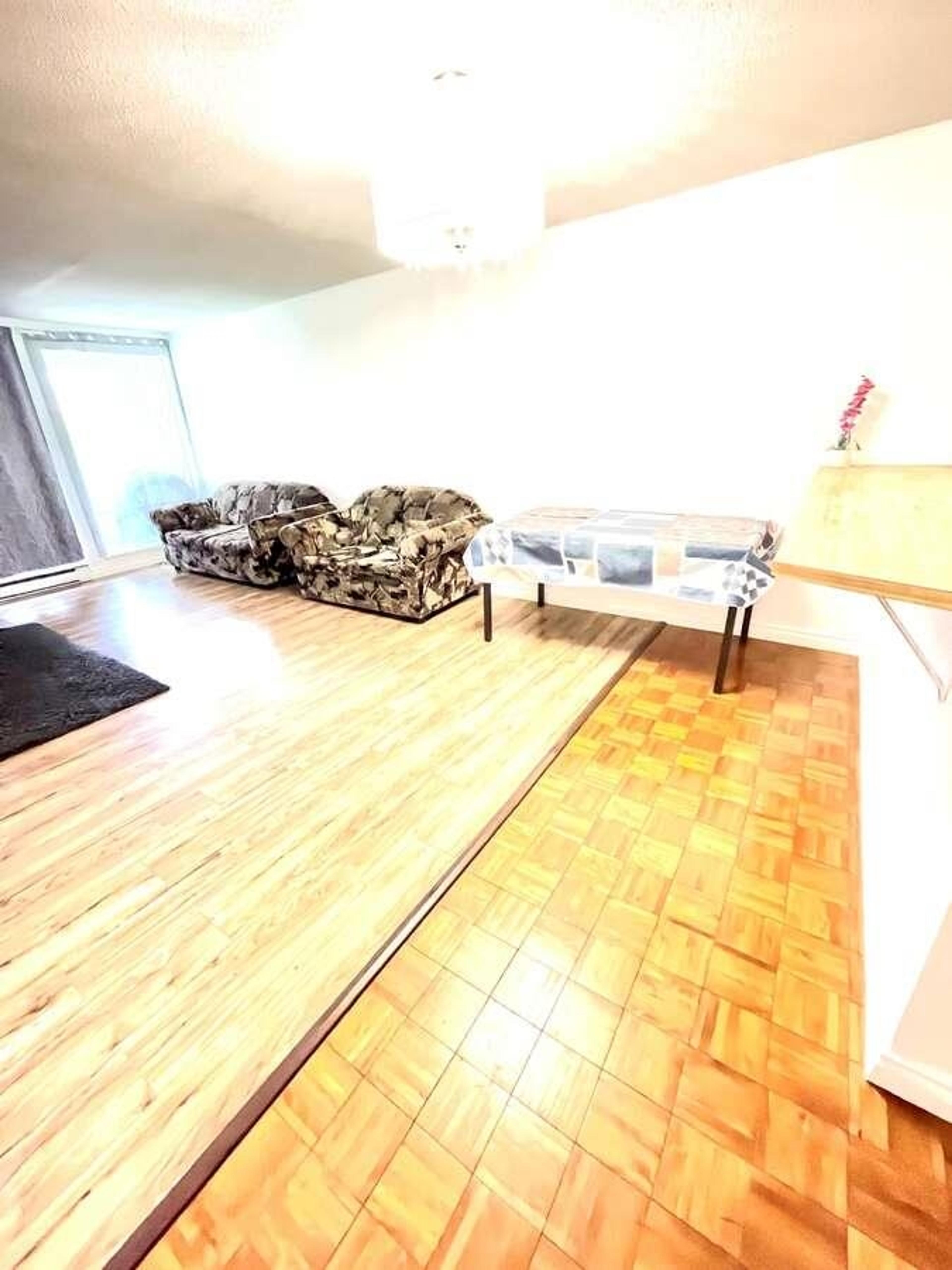 #219 9300 GLENACRES DRIVE - Image 3