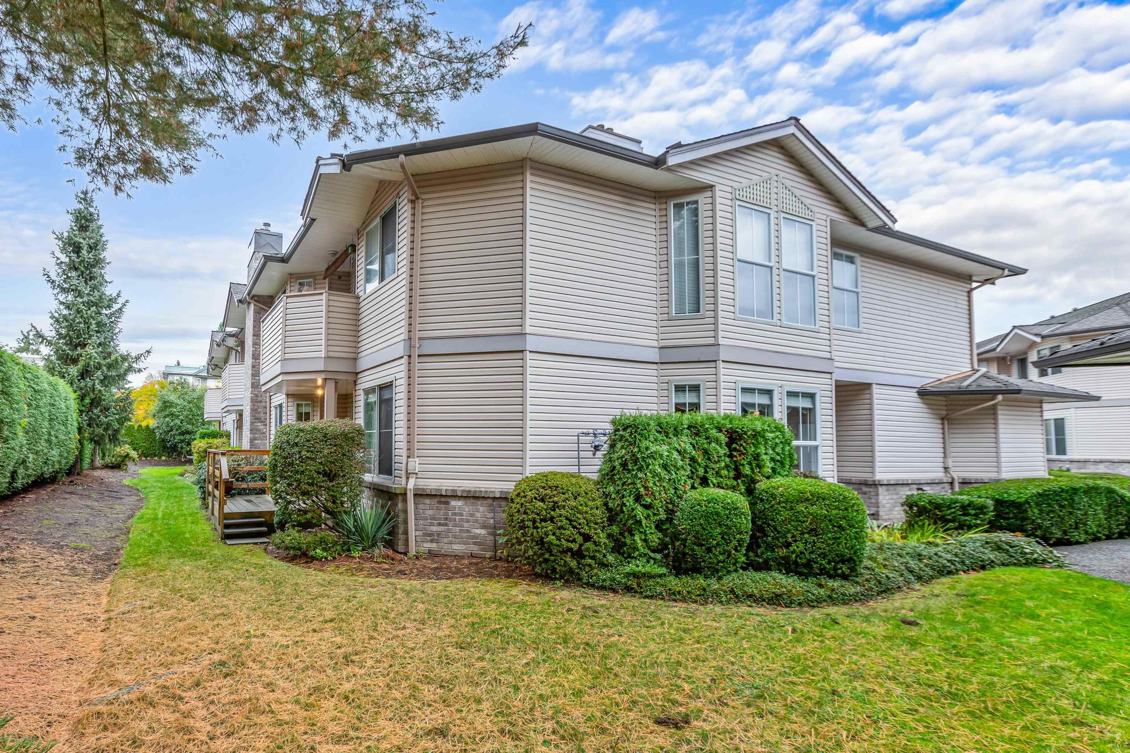 19060 Ford Road, Pitt Meadows - Exteriors - Photo 2