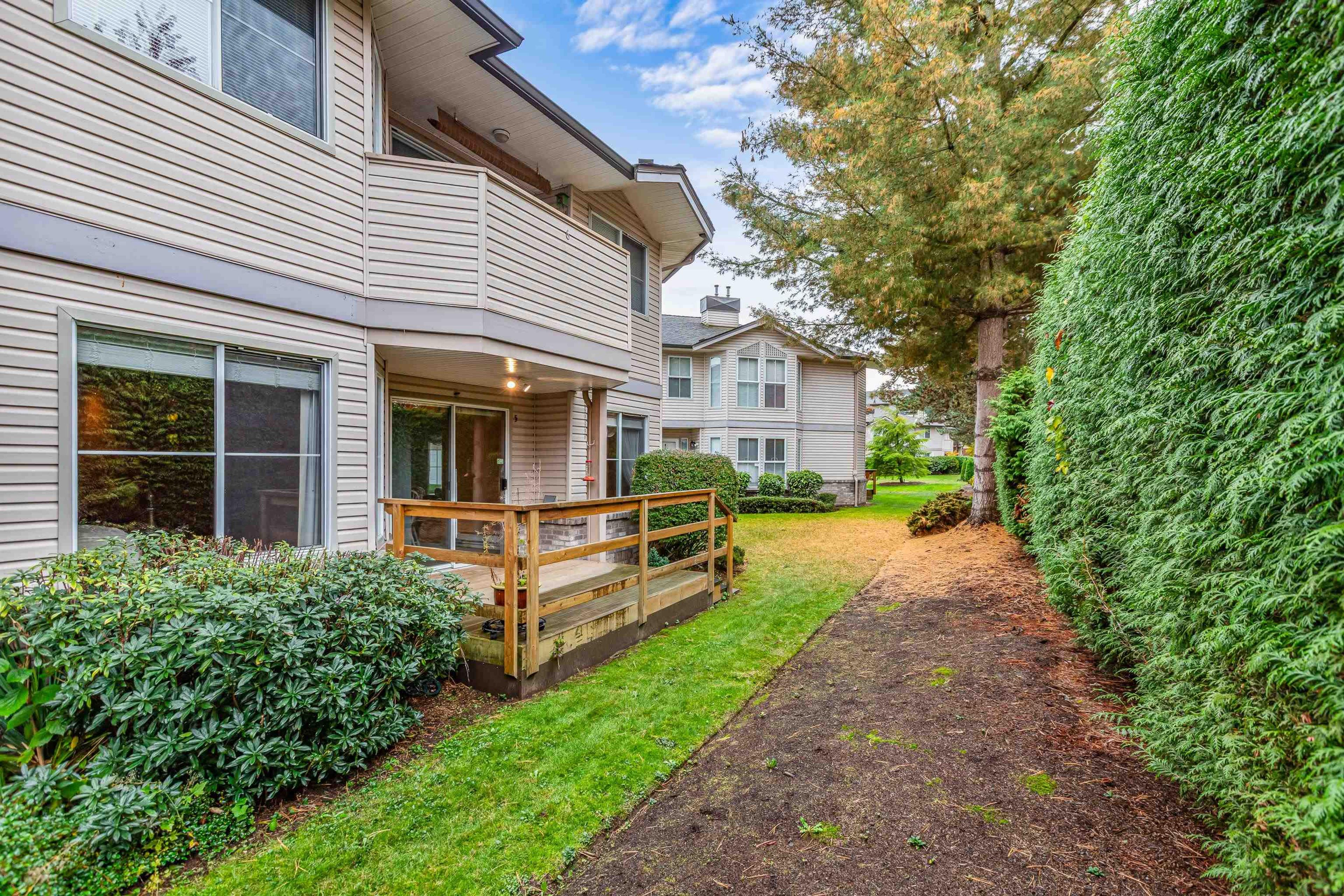 19060 Ford Road, Pitt Meadows - Exteriors - Full Complex View - Photo 7