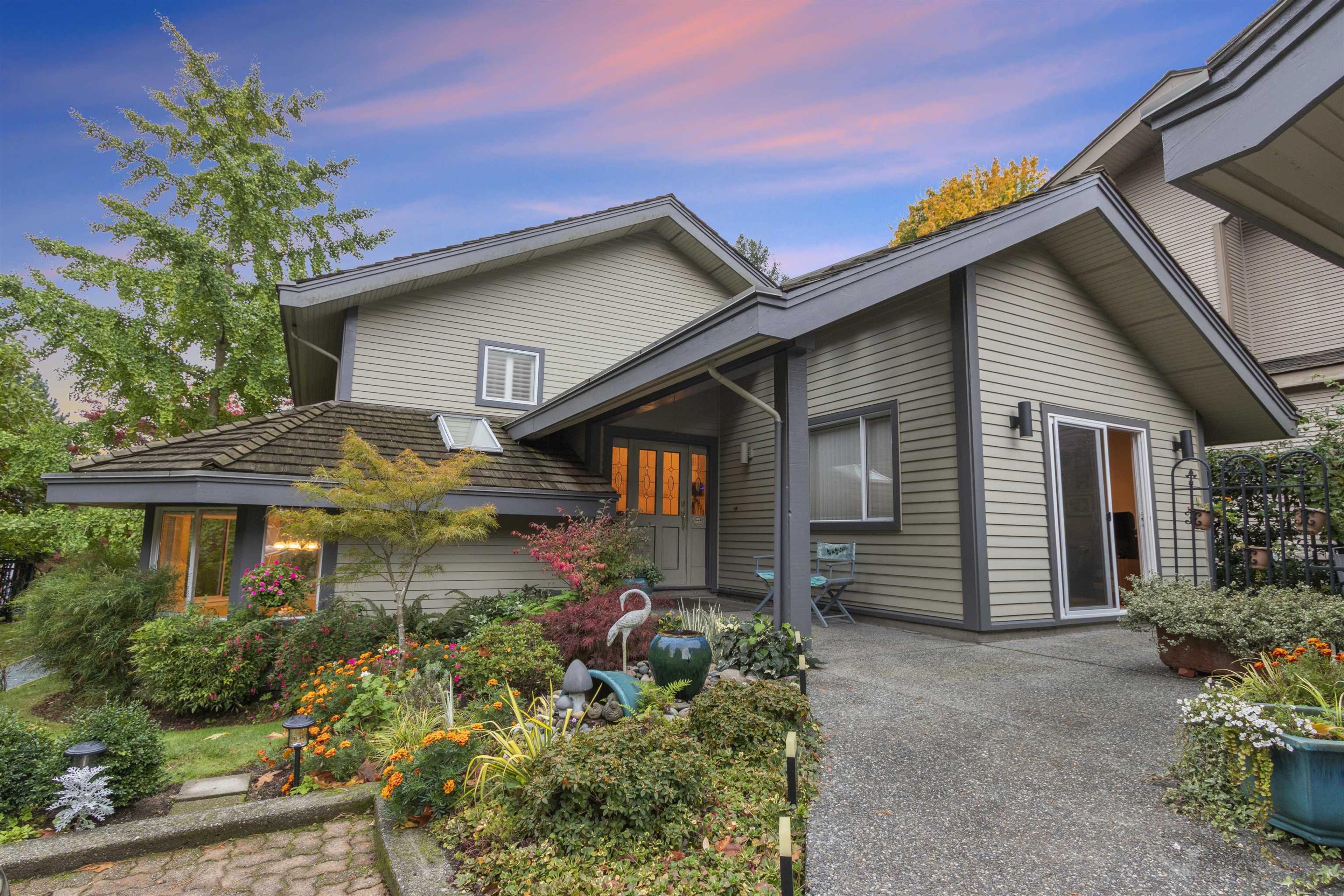 6755 Dufferin Avenue, West Vancouver - Exteriors - Photo 1