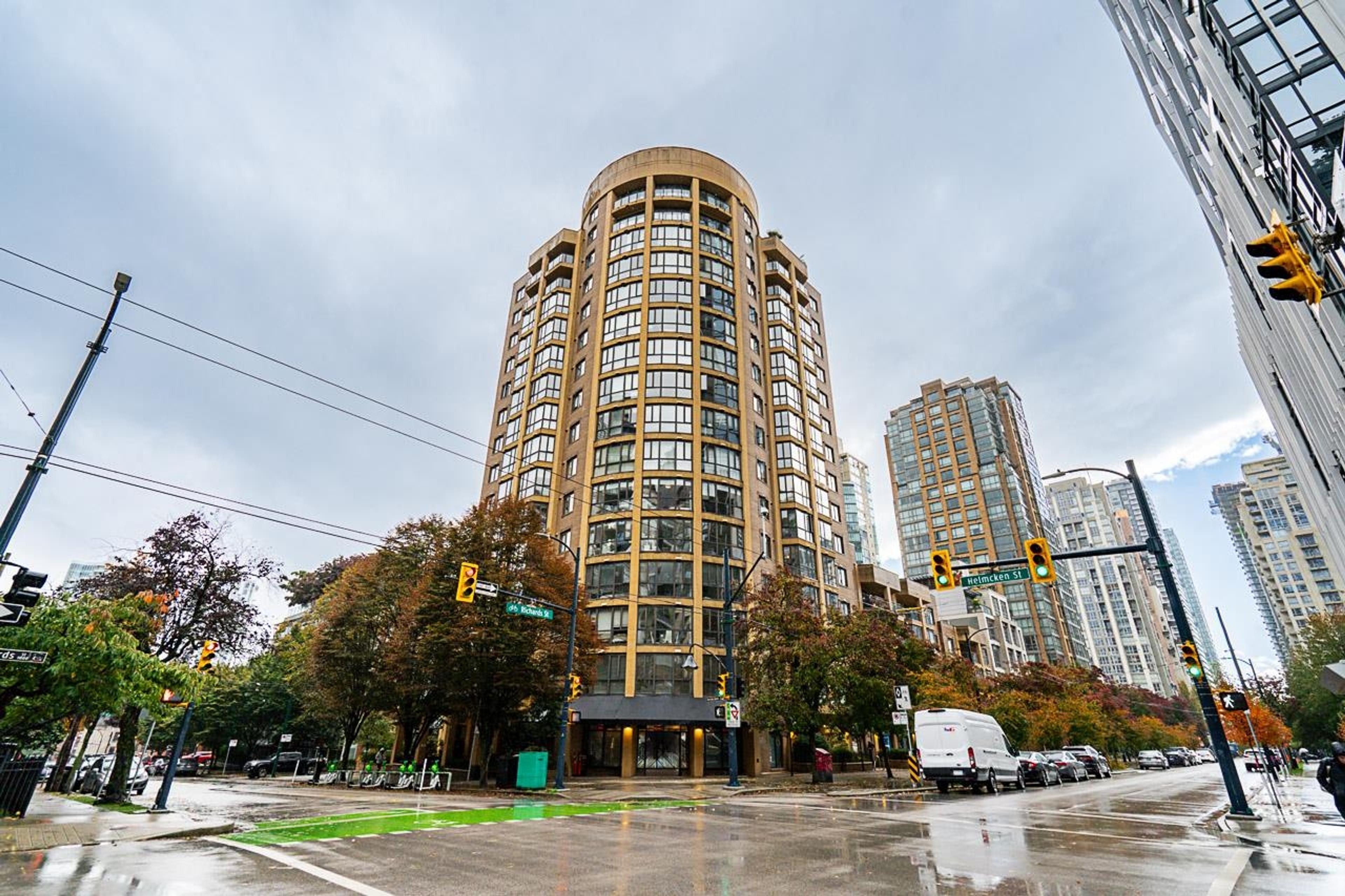 #807 488 HELMCKEN STREET - Main Image