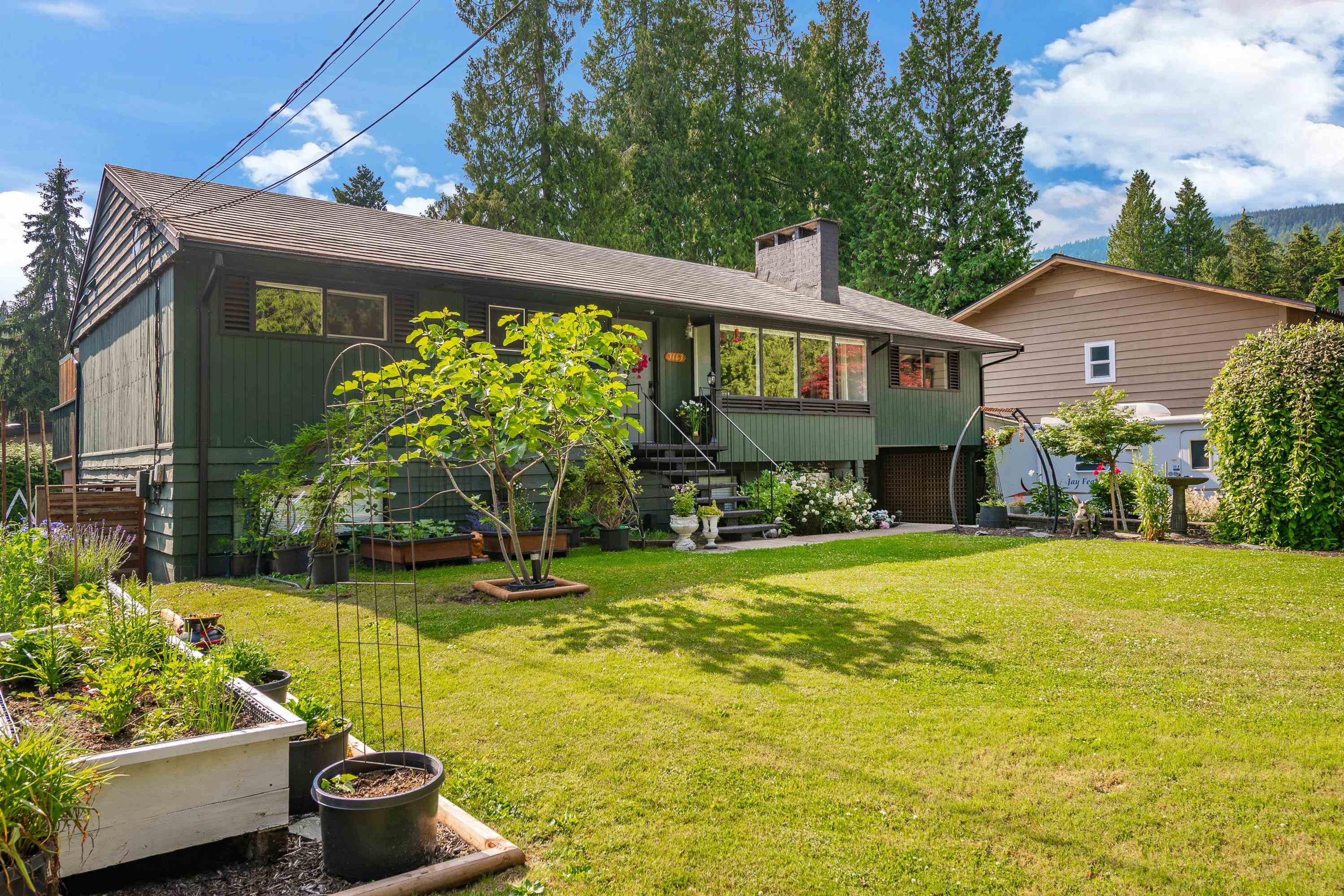 3163 TENNYSON CRESCENT - Main Image