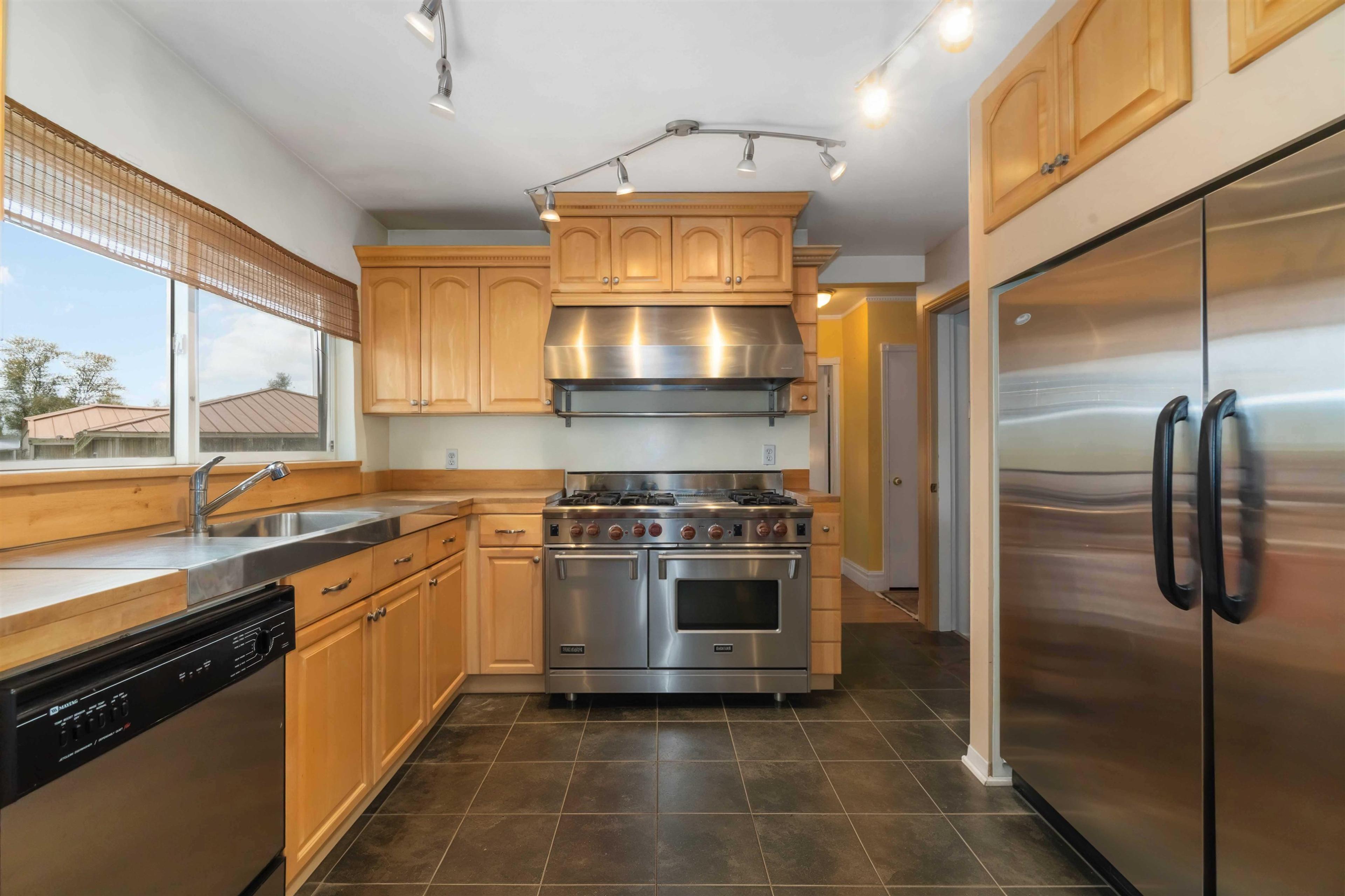 4037 NITHSDALE STREET - Image 2