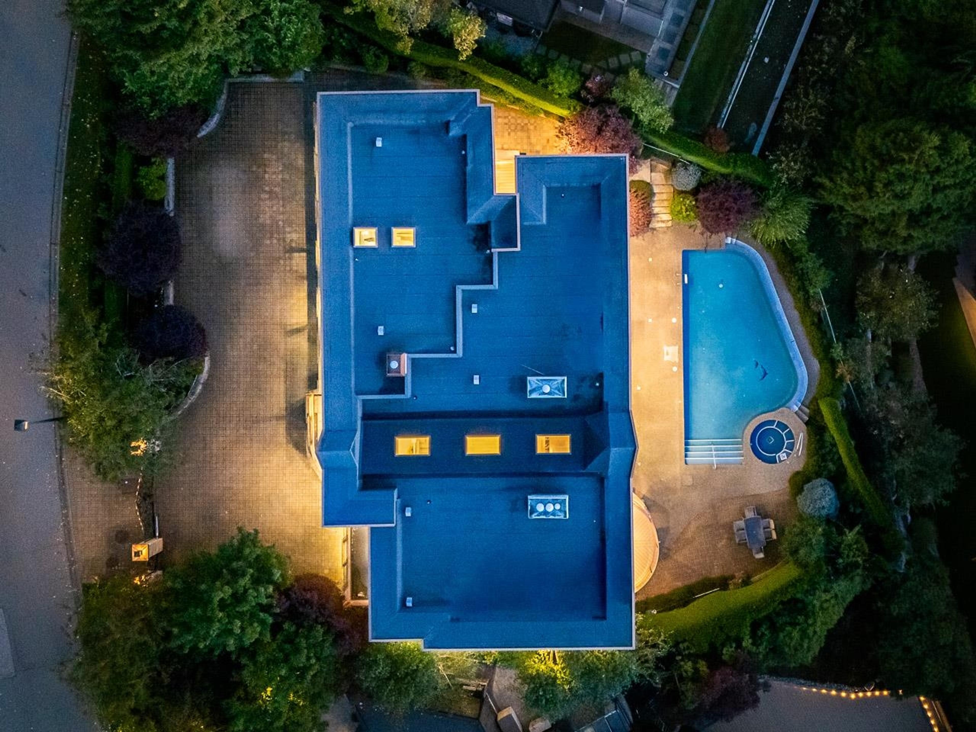 1562 PINECREST DRIVE - Image 3