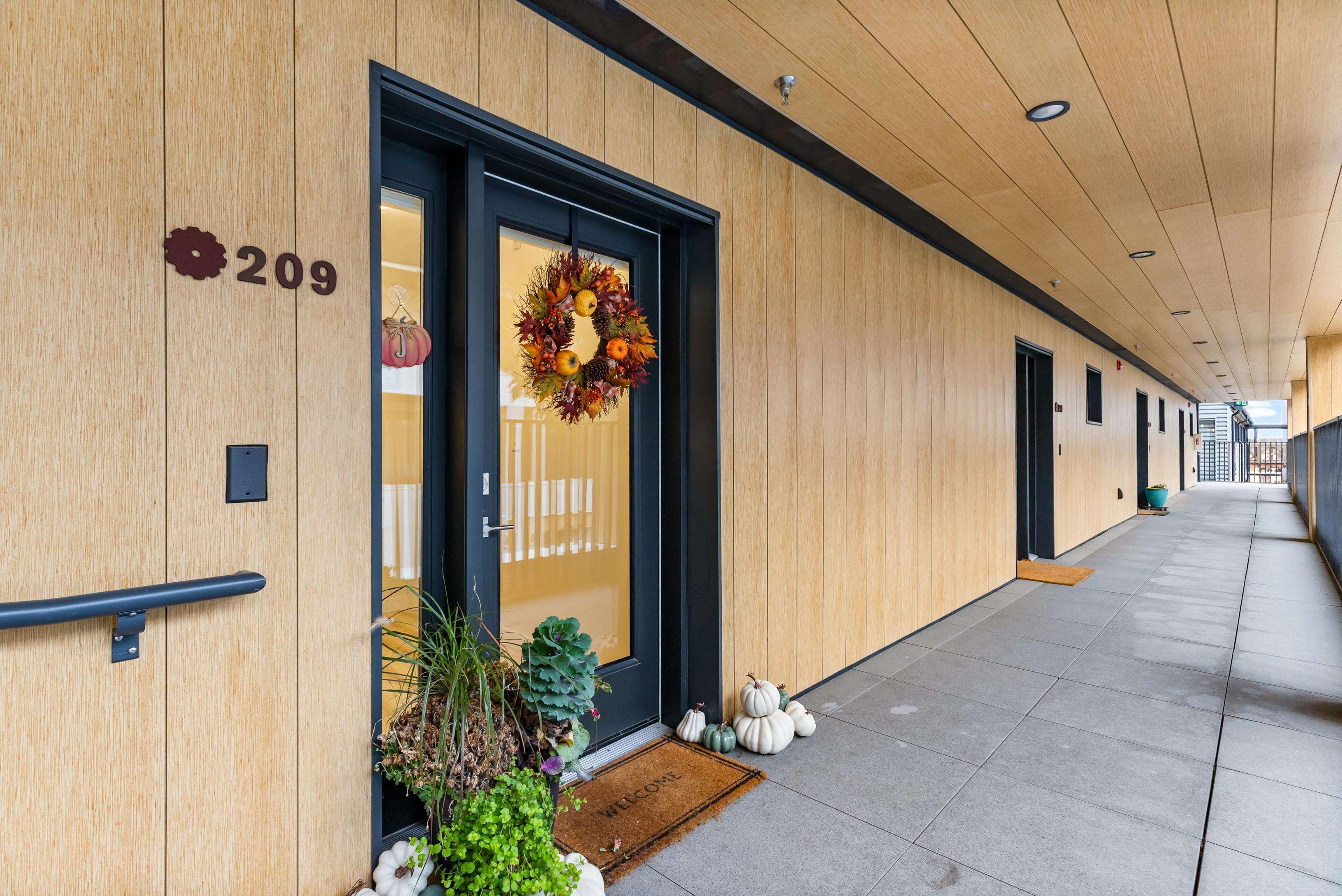 251 Boundary Bay Road, Delta - Exteriors - Full Complex View - Photo 5