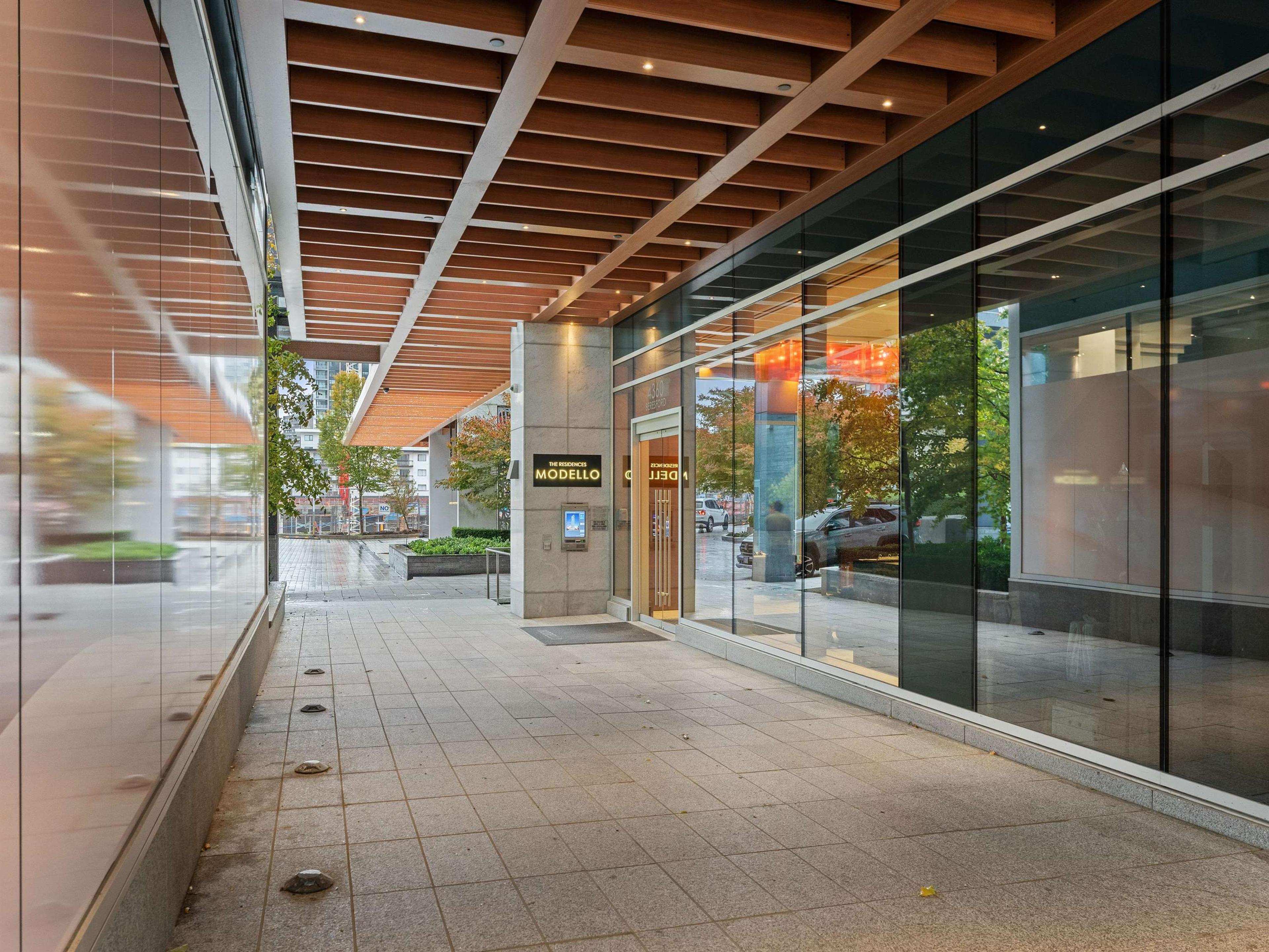 4360 Beresford Street, Burnaby - Exteriors - Photo 2