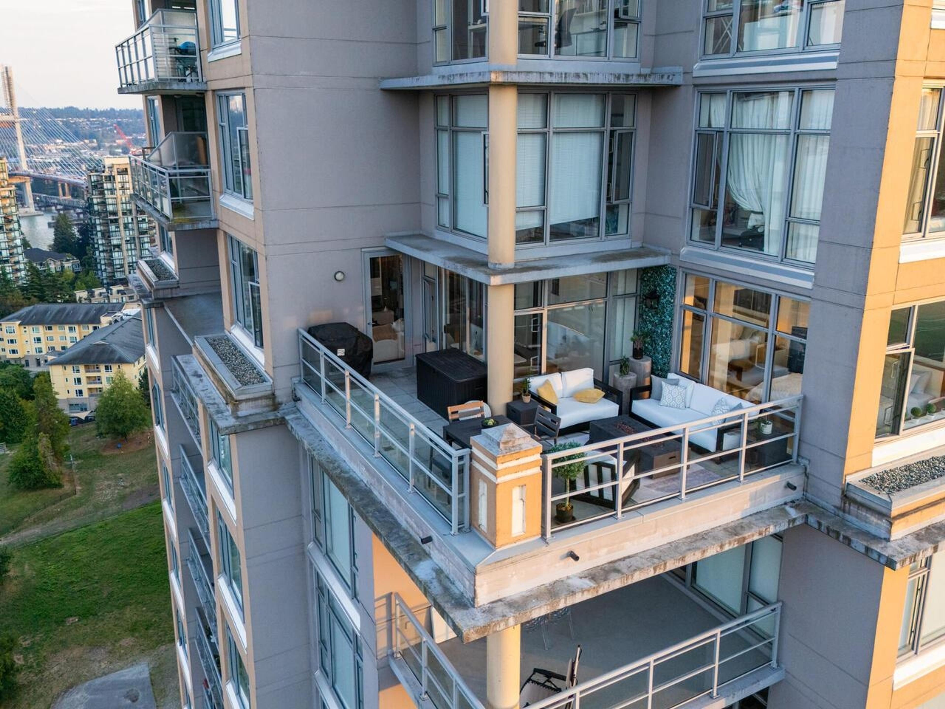 280 Ross Drive, New Westminster - Exteriors - Photo 1